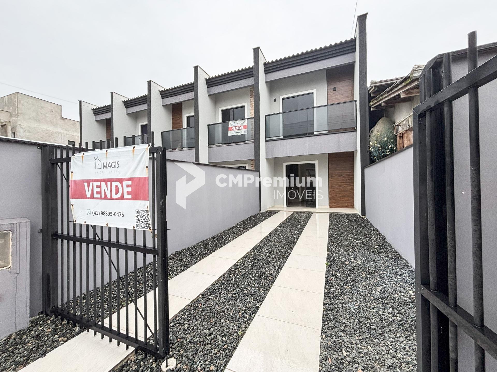 Sobrado Novo à Venda no Bairro Aventureiros | Joinville | Pron...
