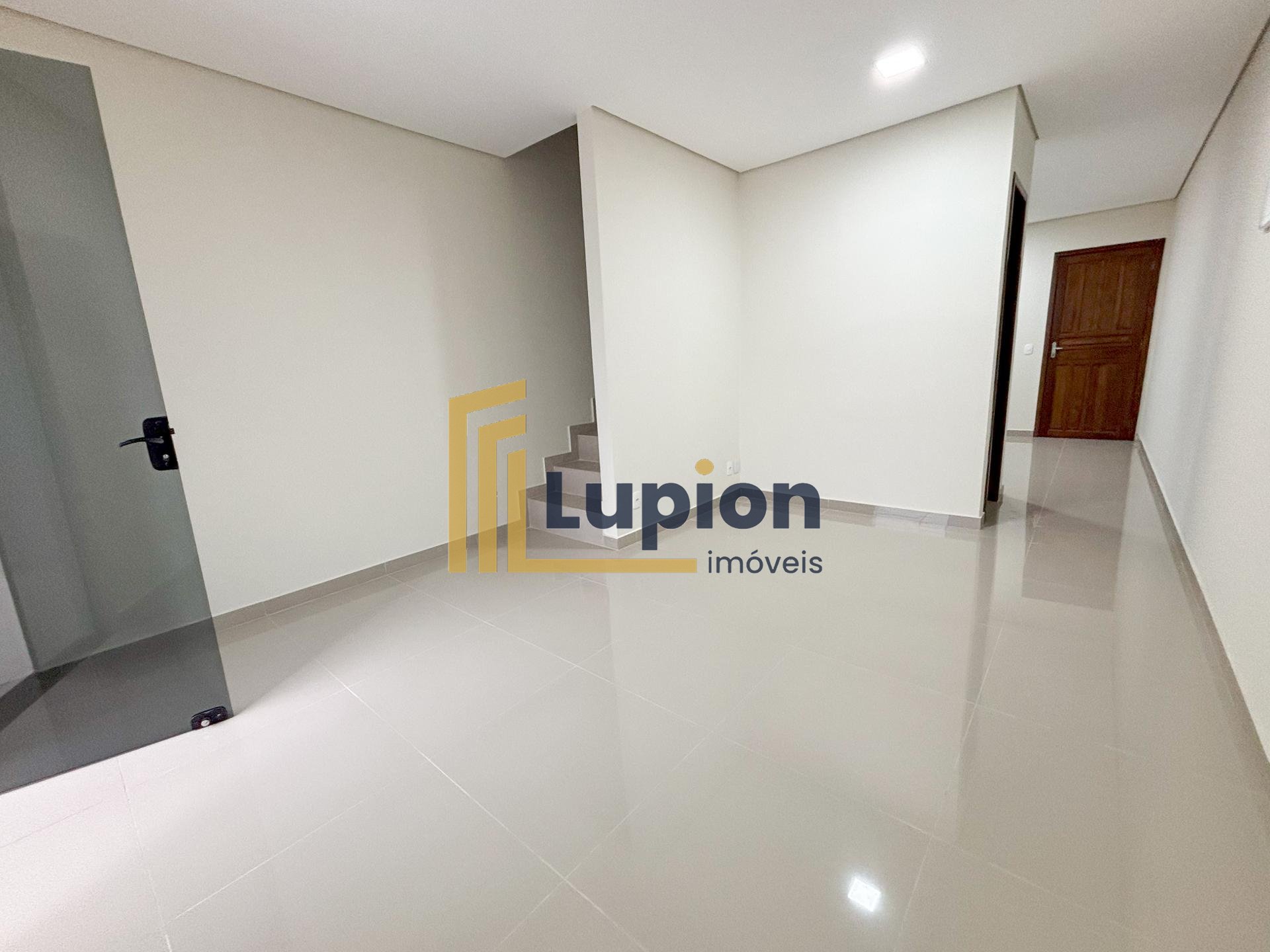 Sobrado Novo à Venda no Bairro Aventureiros | Joinville | Pron...
