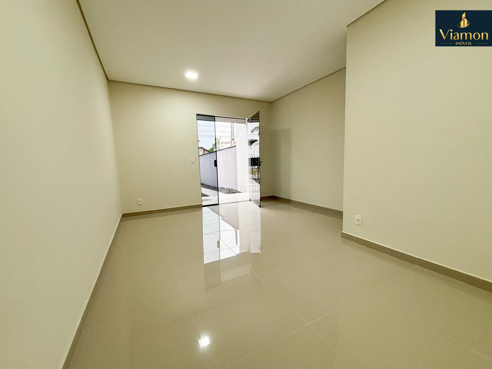Sobrado Novo à Venda no Bairro Aventureiros | Joinville | Pron...