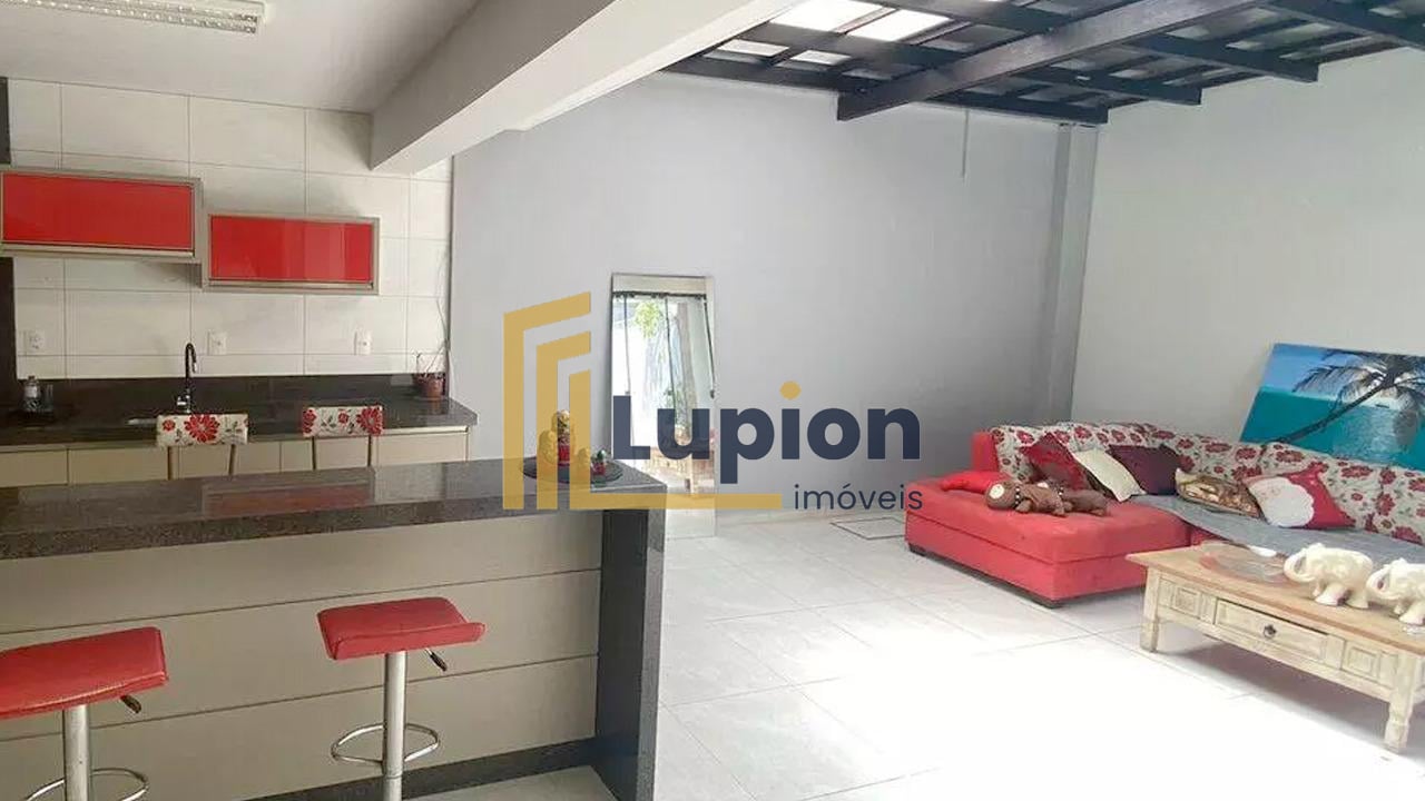 Casa térrea com 2 suítes, espaço gourmet e excelente localizaç...