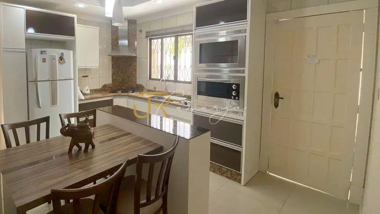 Casa térrea com 2 suítes, espaço gourmet e excelente localizaç...