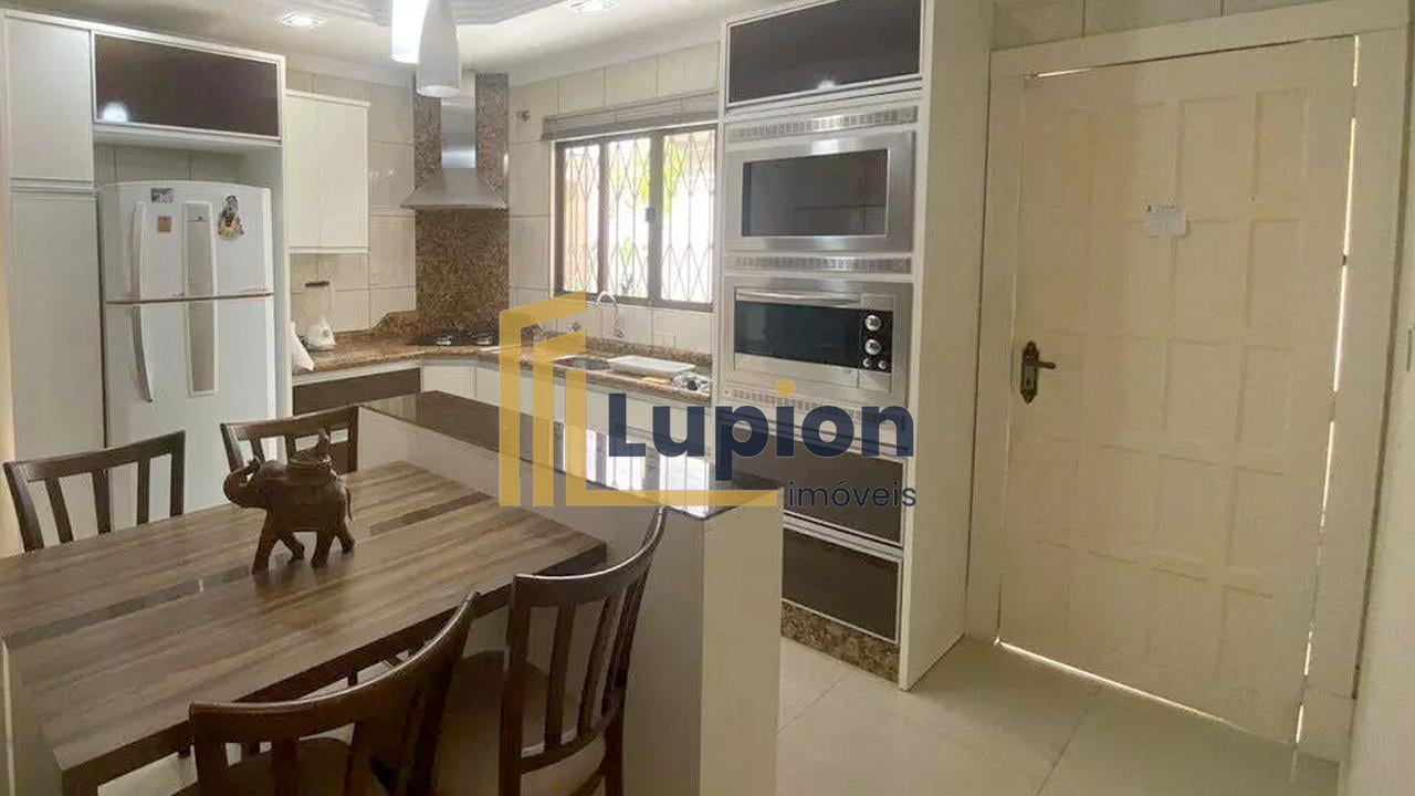 Casa térrea com 2 suítes, espaço gourmet e excelente localizaç...