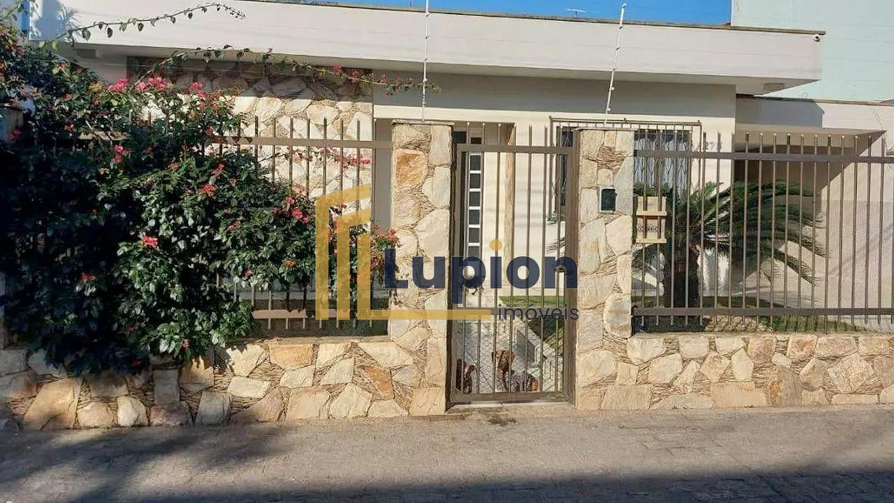 Casa térrea com 2 suítes, espaço gourmet e excelente localizaç...