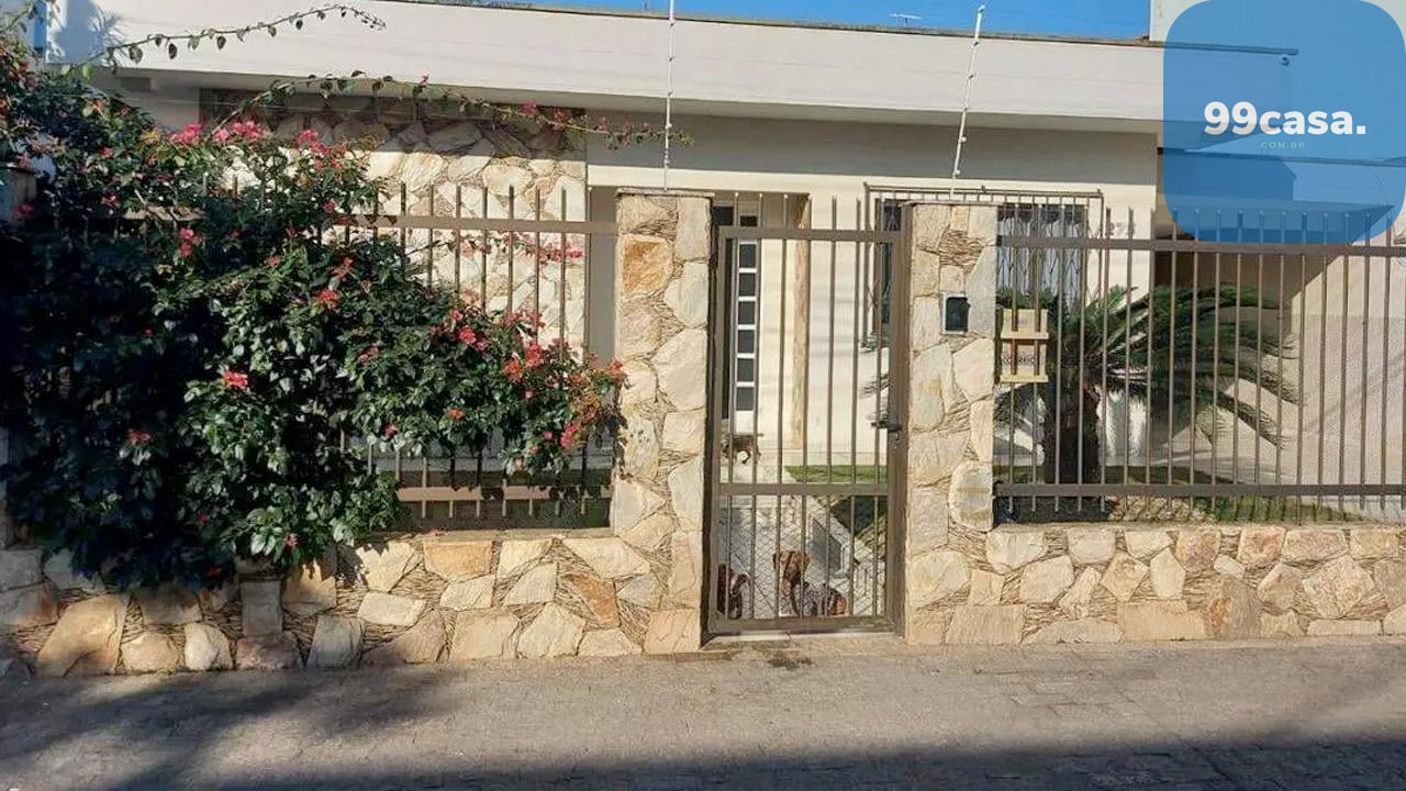 Casa térrea com 2 suítes, espaço gourmet e excelente localizaç...