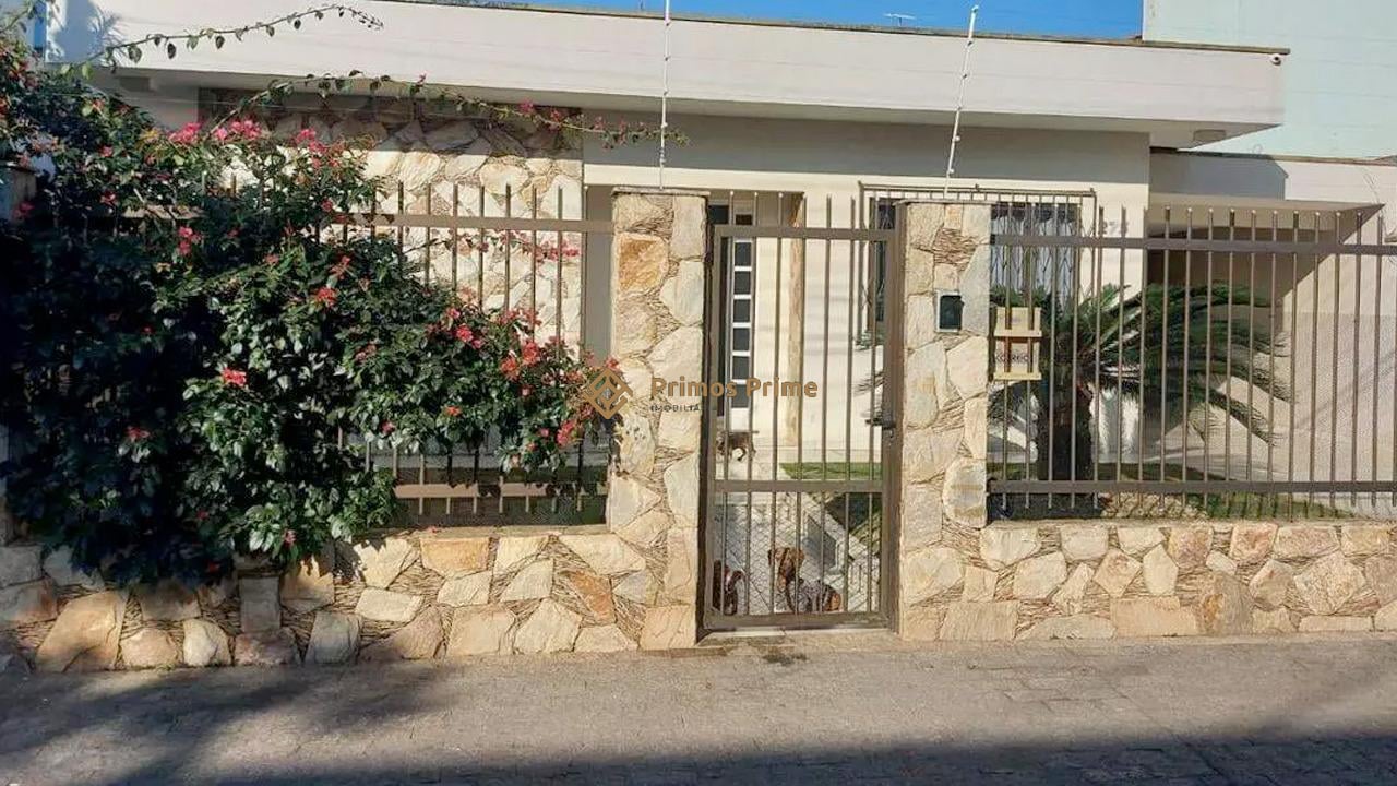 Casa t?rrea com 2 su?tes, espa?o gourmet e excelente localiza?...