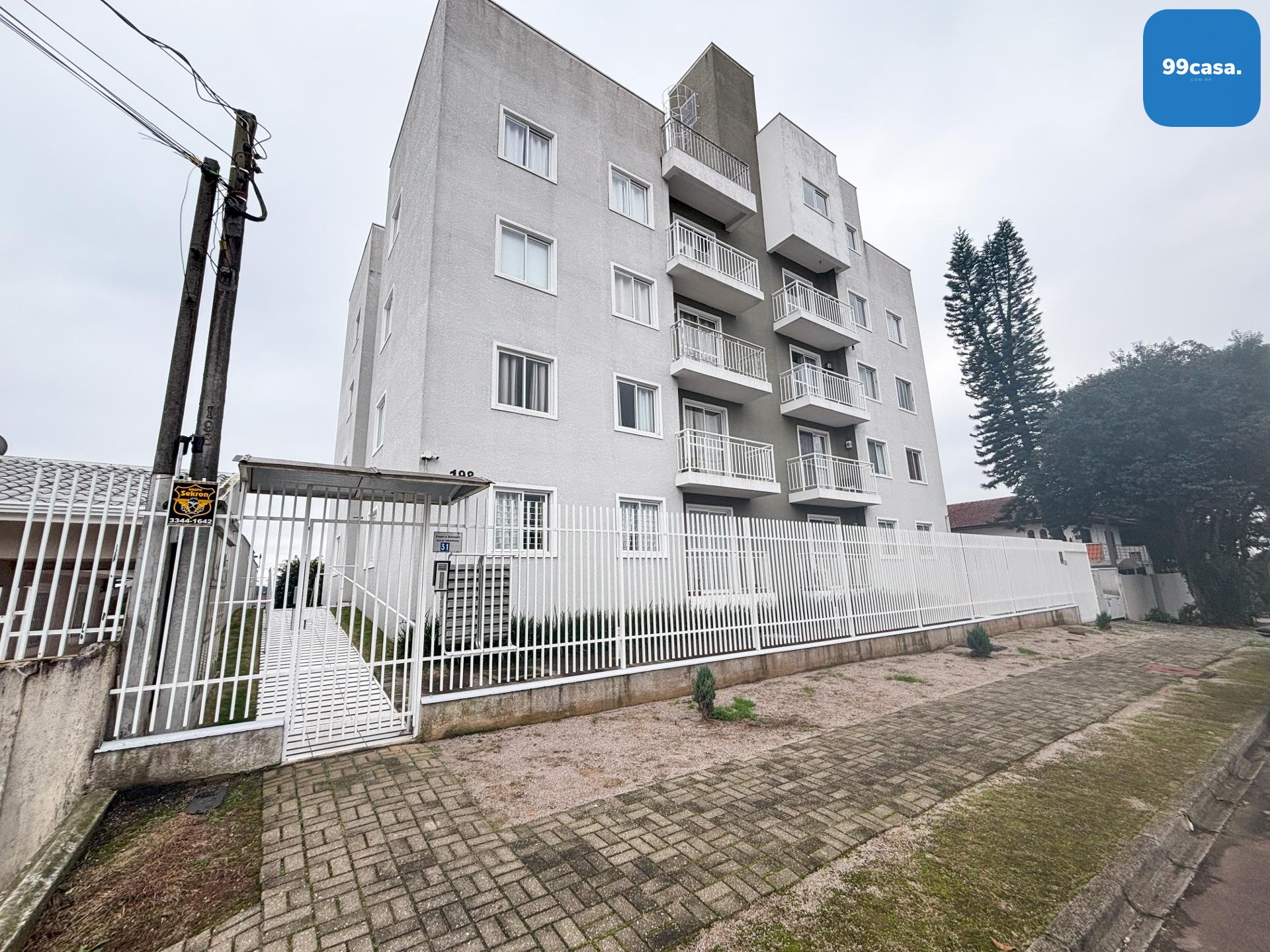 Apartamento para Alugar no Alto Boqueirão | 2 Quartos, Sacada,...
