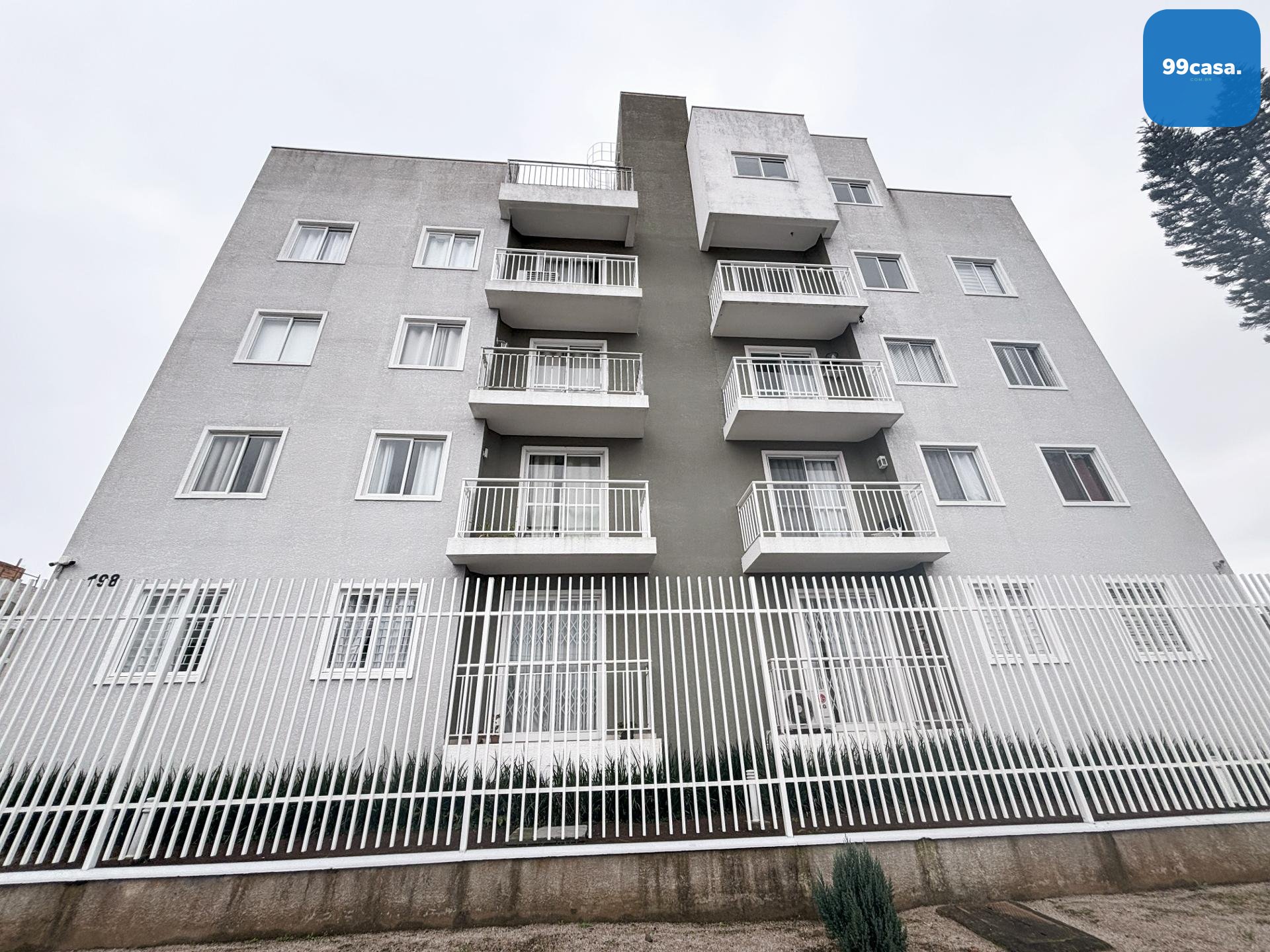 Apartamento para Alugar no Alto Boqueirão | 2 Quartos, Sacada,...