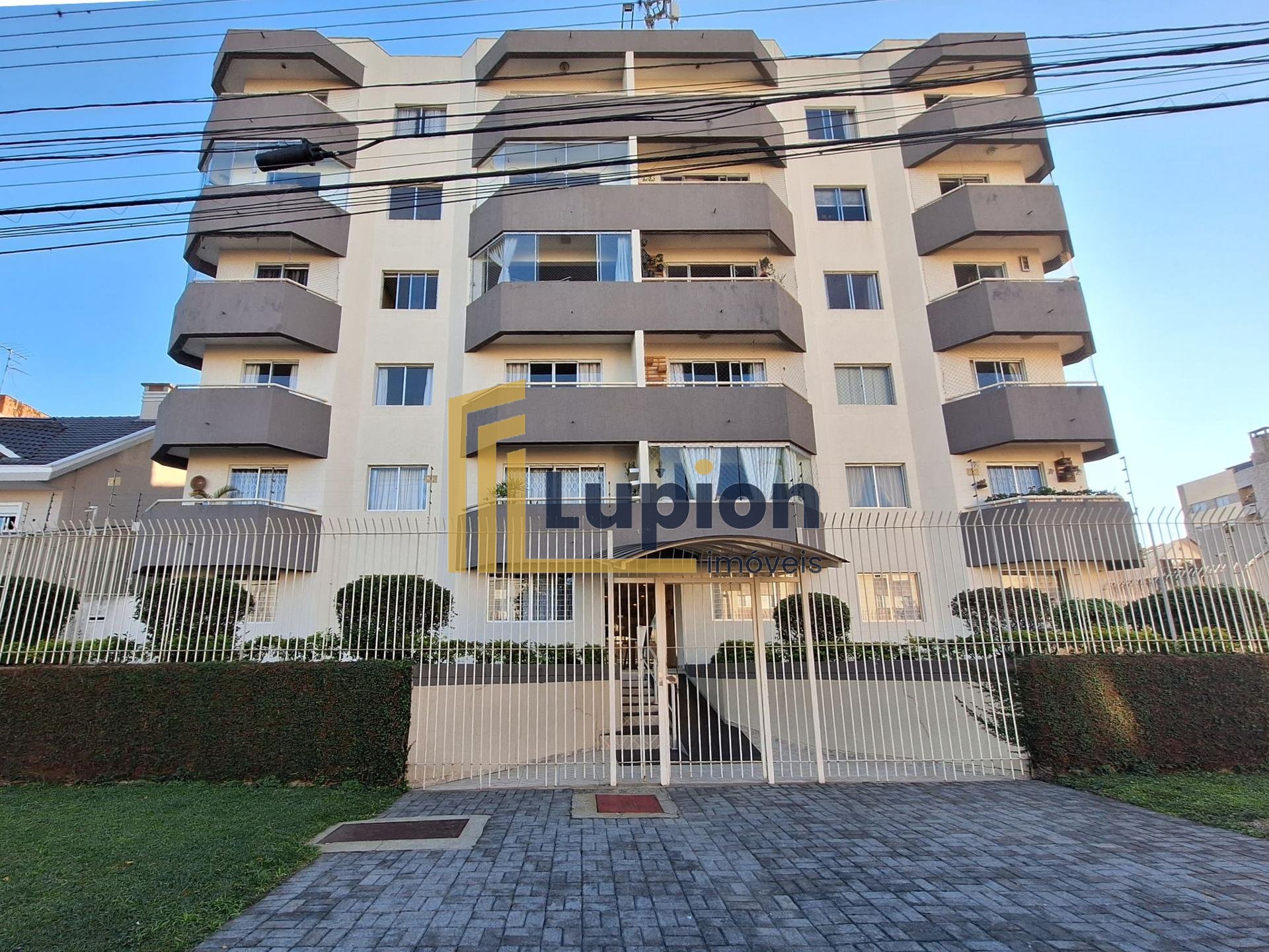 Apartamento à Venda no Ahú | Alto Padrão Reformado| Curitiba