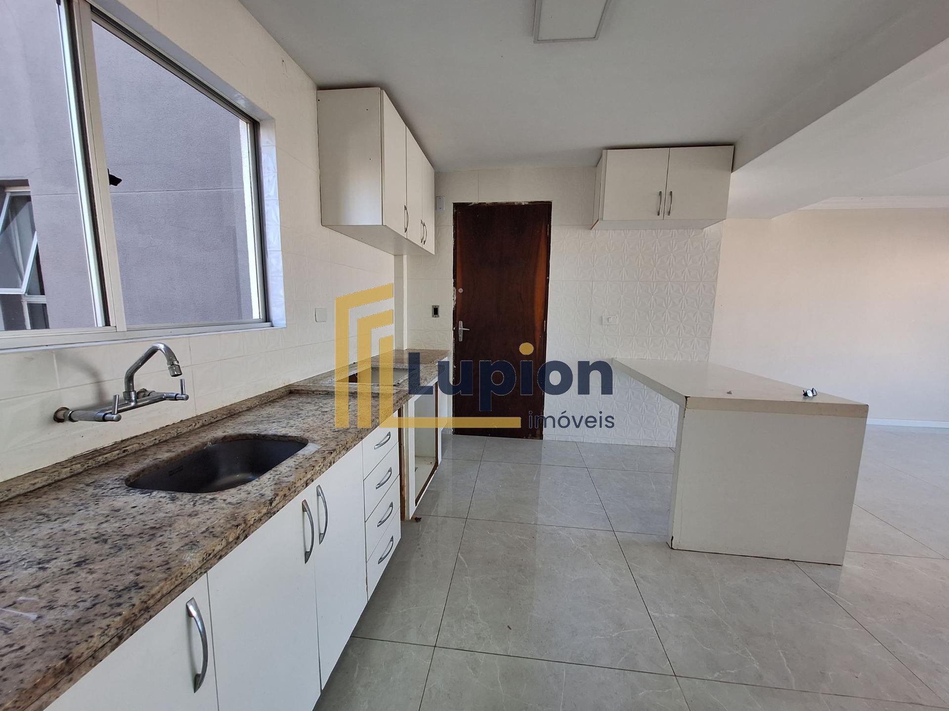 Apartamento à Venda no Ahú | Alto Padrão Reformado| Curitiba