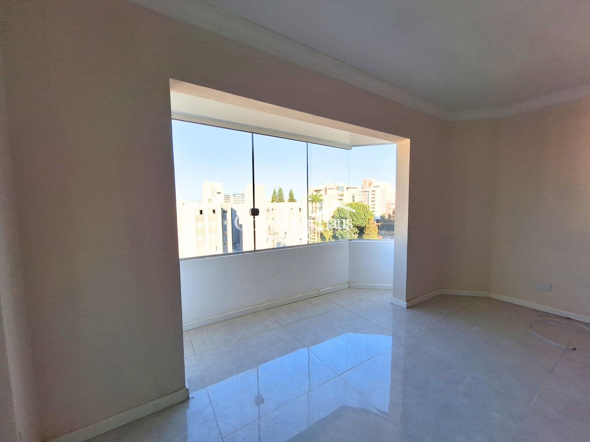 Apartamento à Venda no Ahú | Alto Padrão Reformado| Curitiba