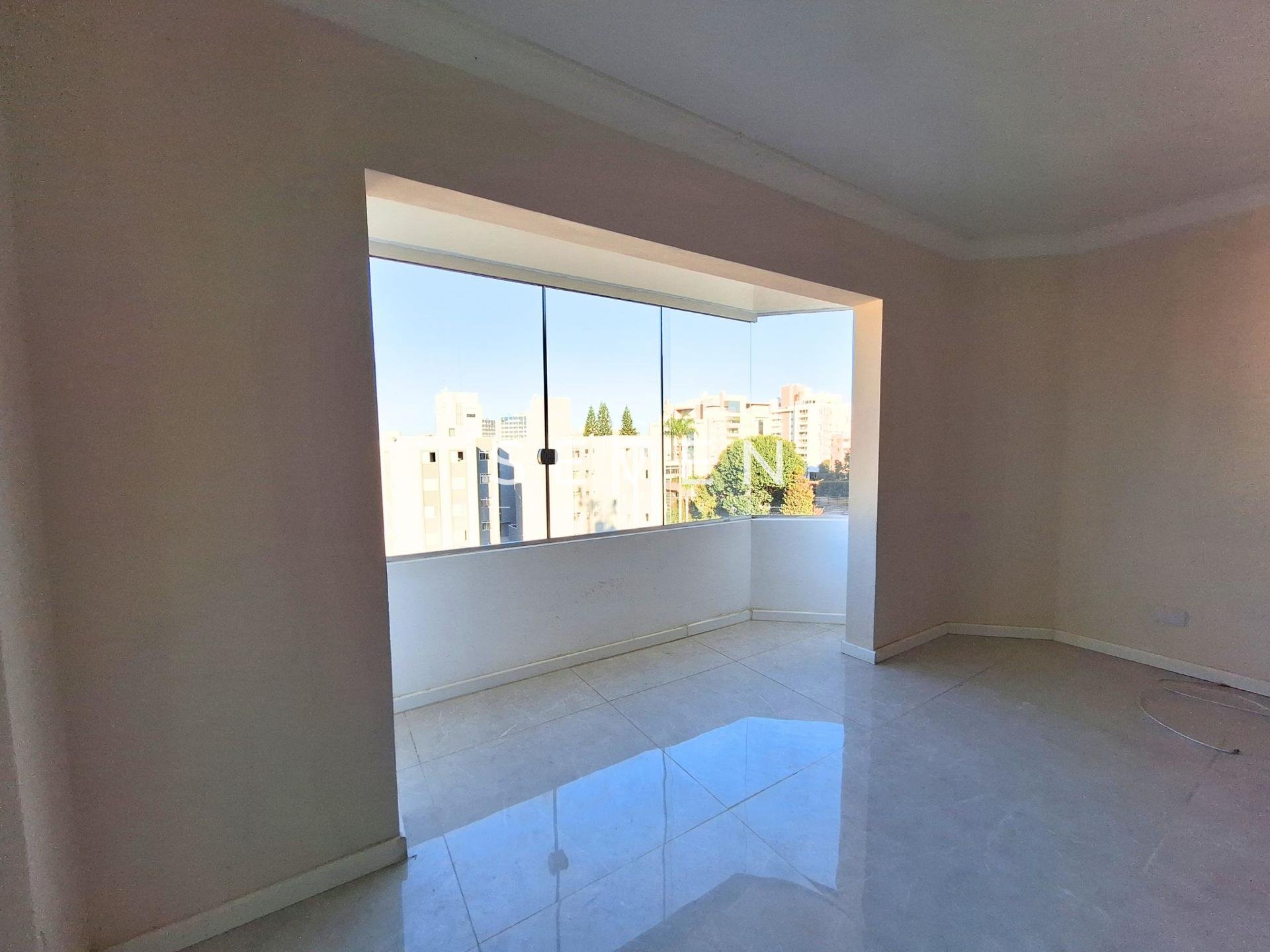 Apartamento à Venda no Ahú | Alto Padrão Reformado| Curitiba