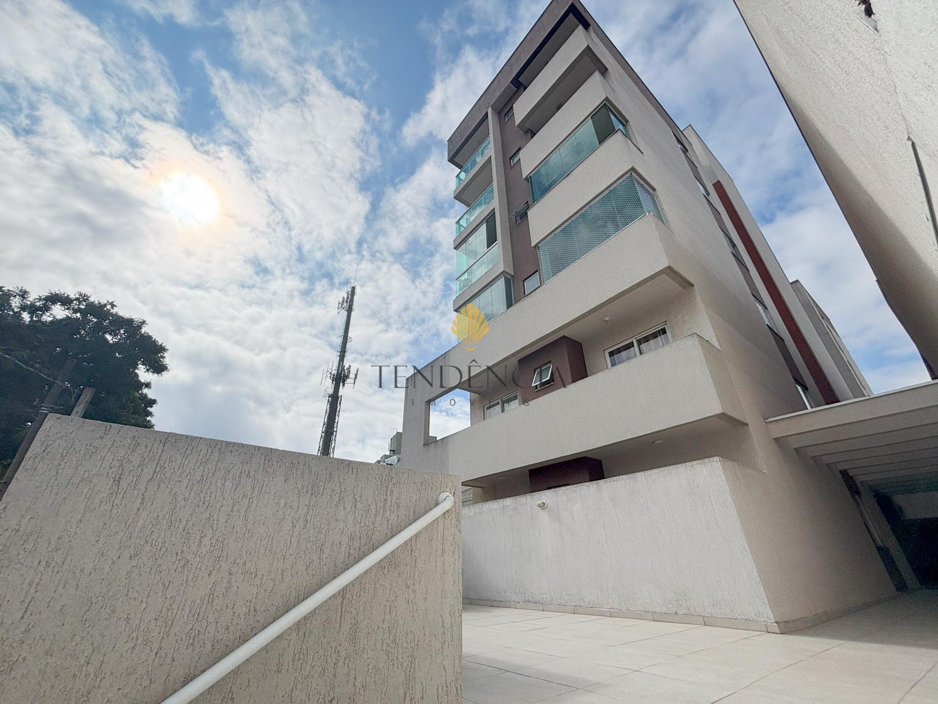 Apartamento garden mobiliado para alugar no Água Verde com 1 q...