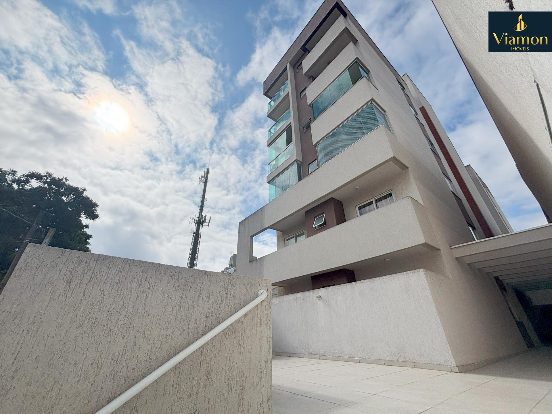 Apartamento garden mobiliado para alugar no Água Verde com 1 q...