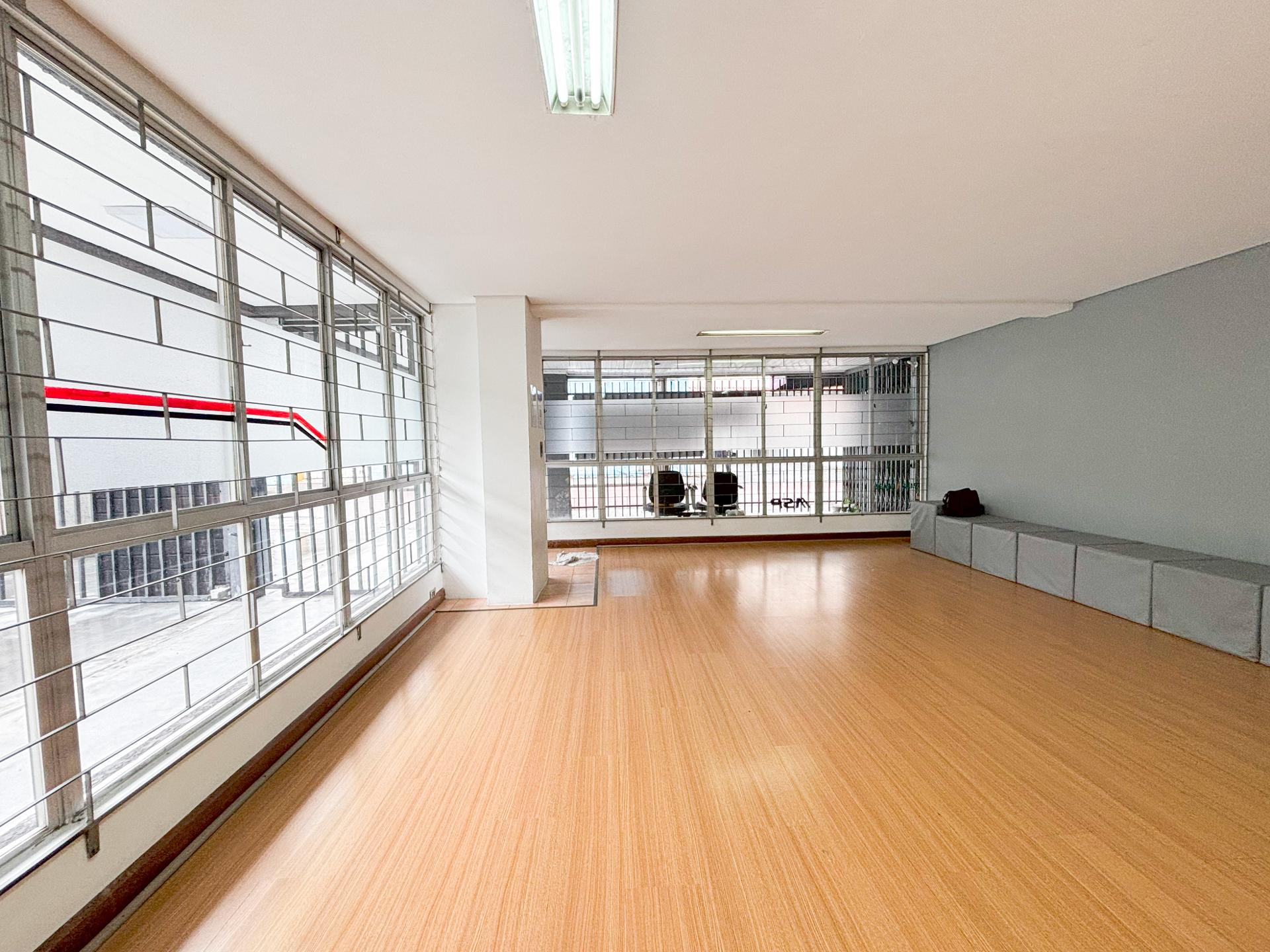 Loja Comercial à Venda na Rua 13 de Maio  Centro de Curitiba, 88 m 