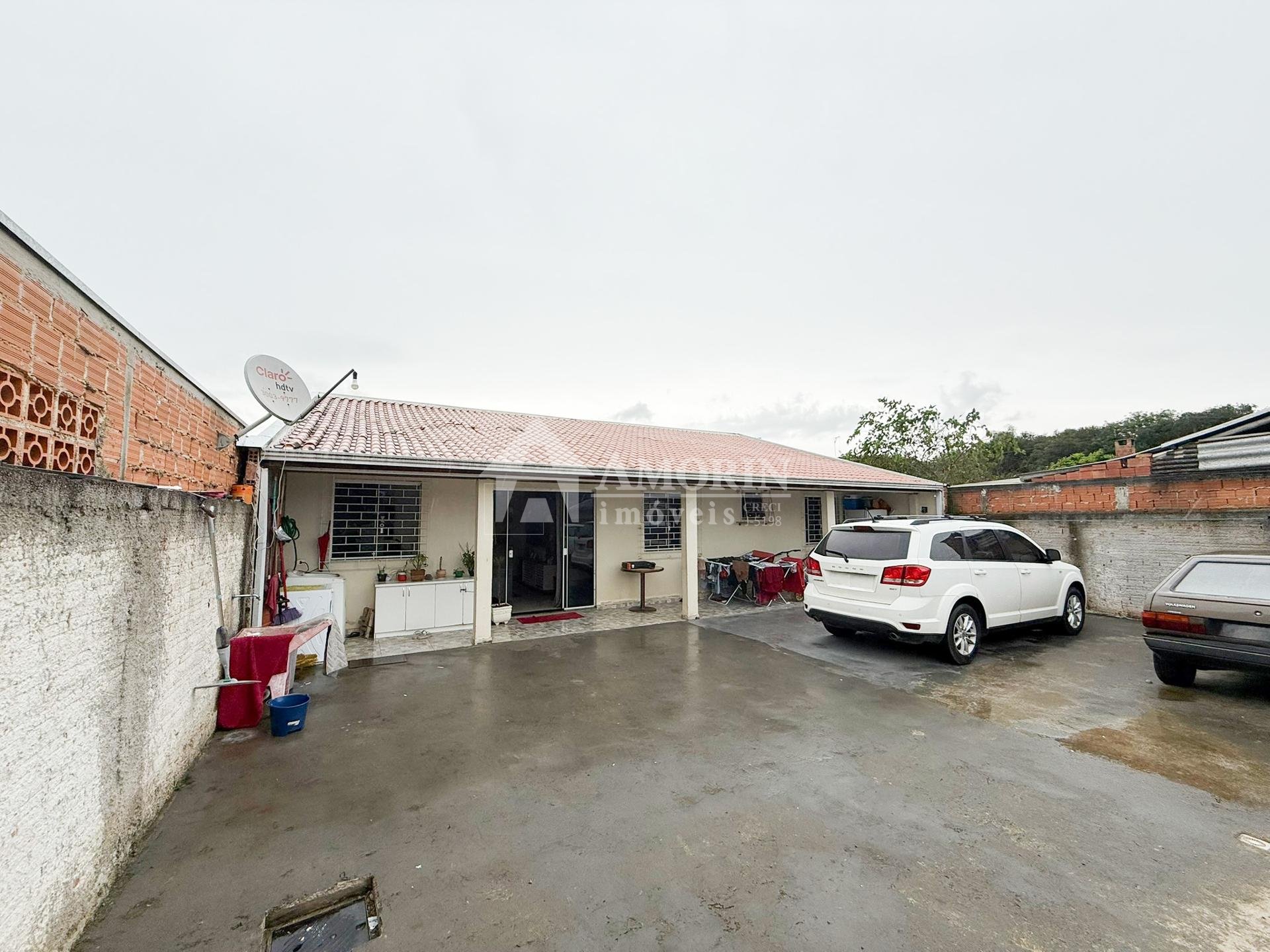 Casa térrea com terreno amplo e dois dormitórios em Fazenda Ri...