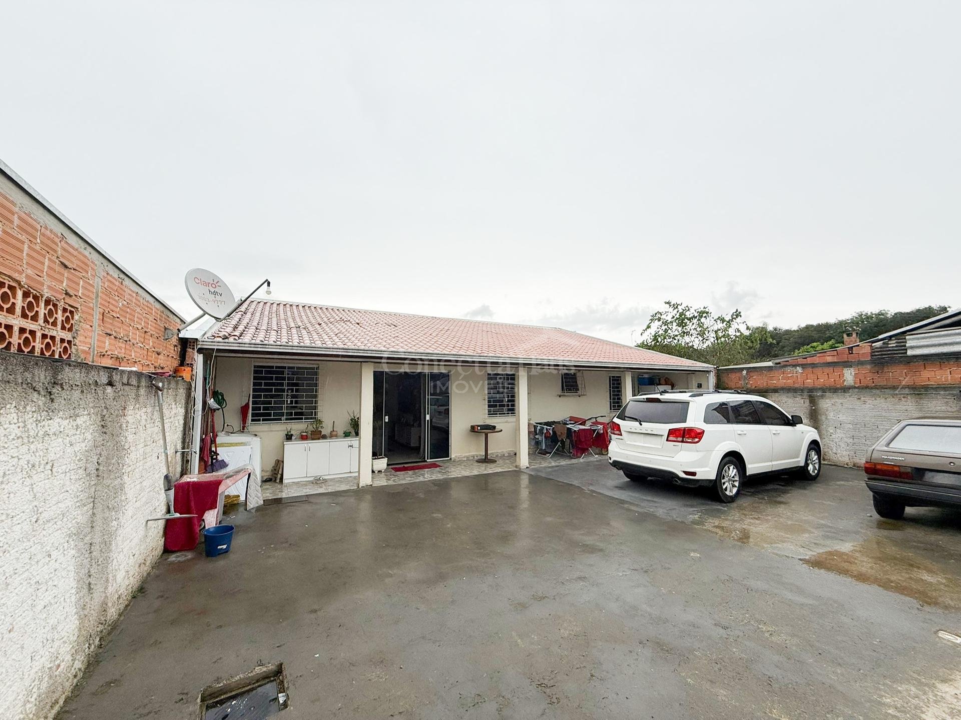 Casa térrea com terreno amplo e dois dormitórios em Fazenda Ri...