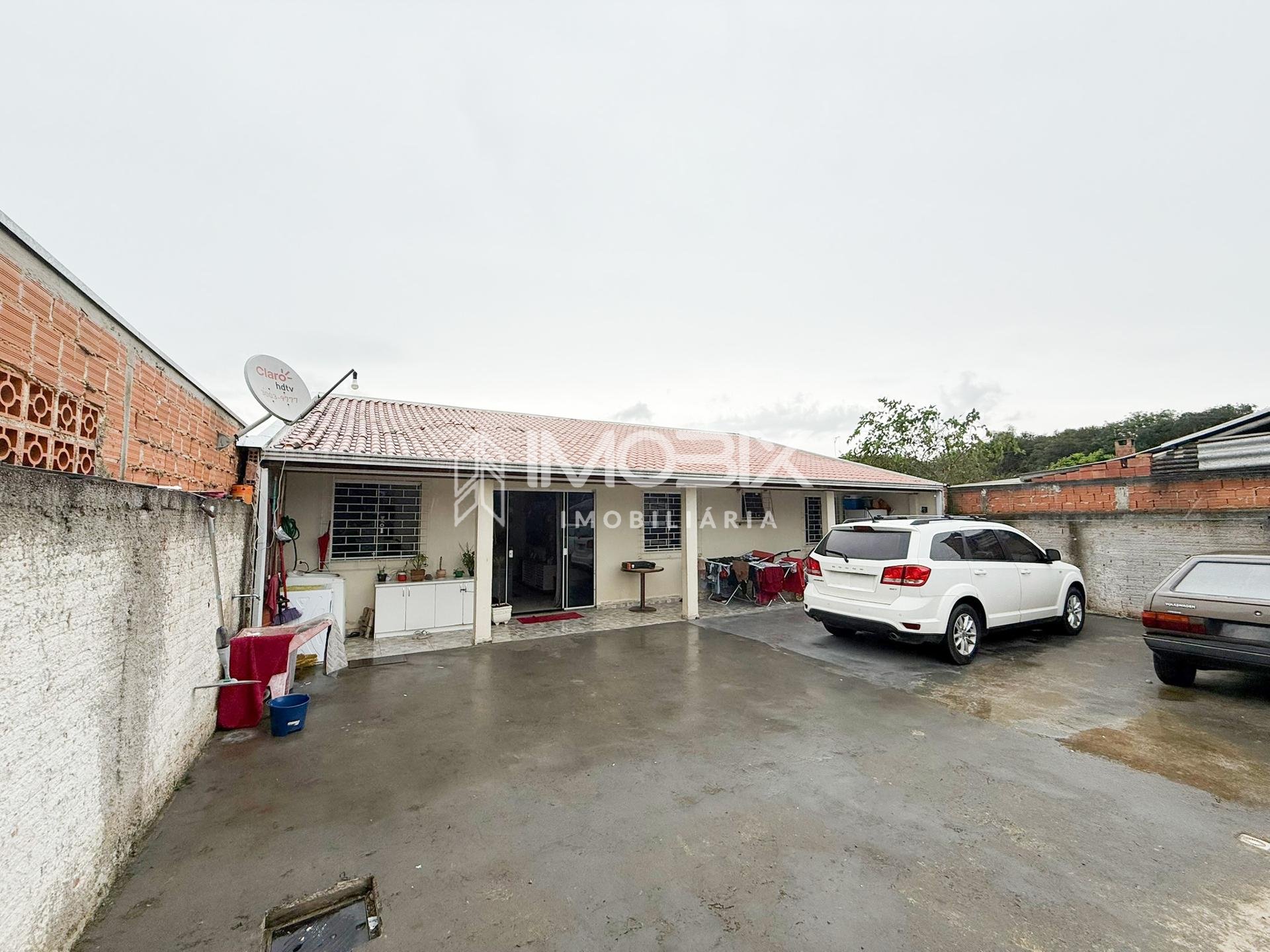 Casa térrea com terreno amplo e dois dormitórios em Fazenda Ri...