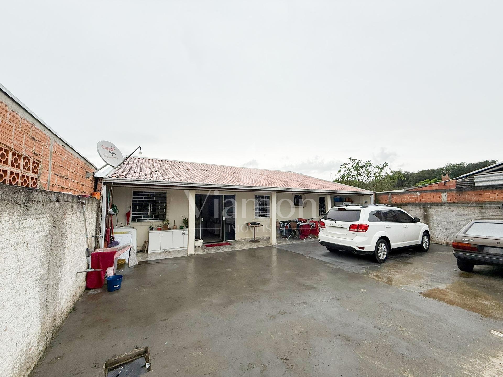 Casa térrea com terreno amplo e dois dormitórios em Fazenda Ri...