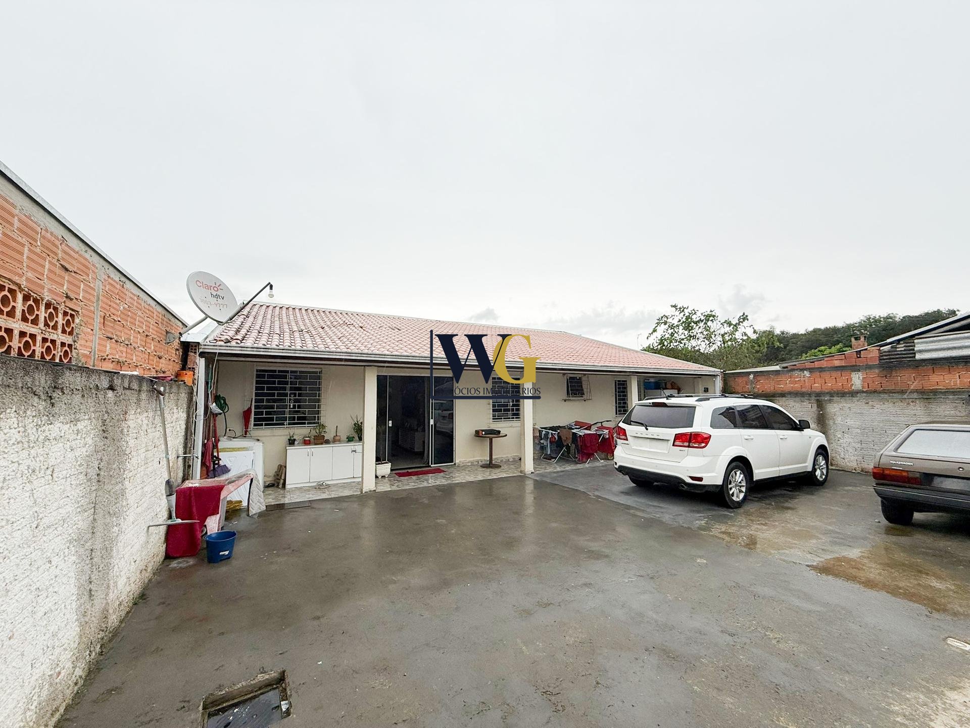 Casa térrea com terreno amplo e dois dormitórios em Fazenda Ri...