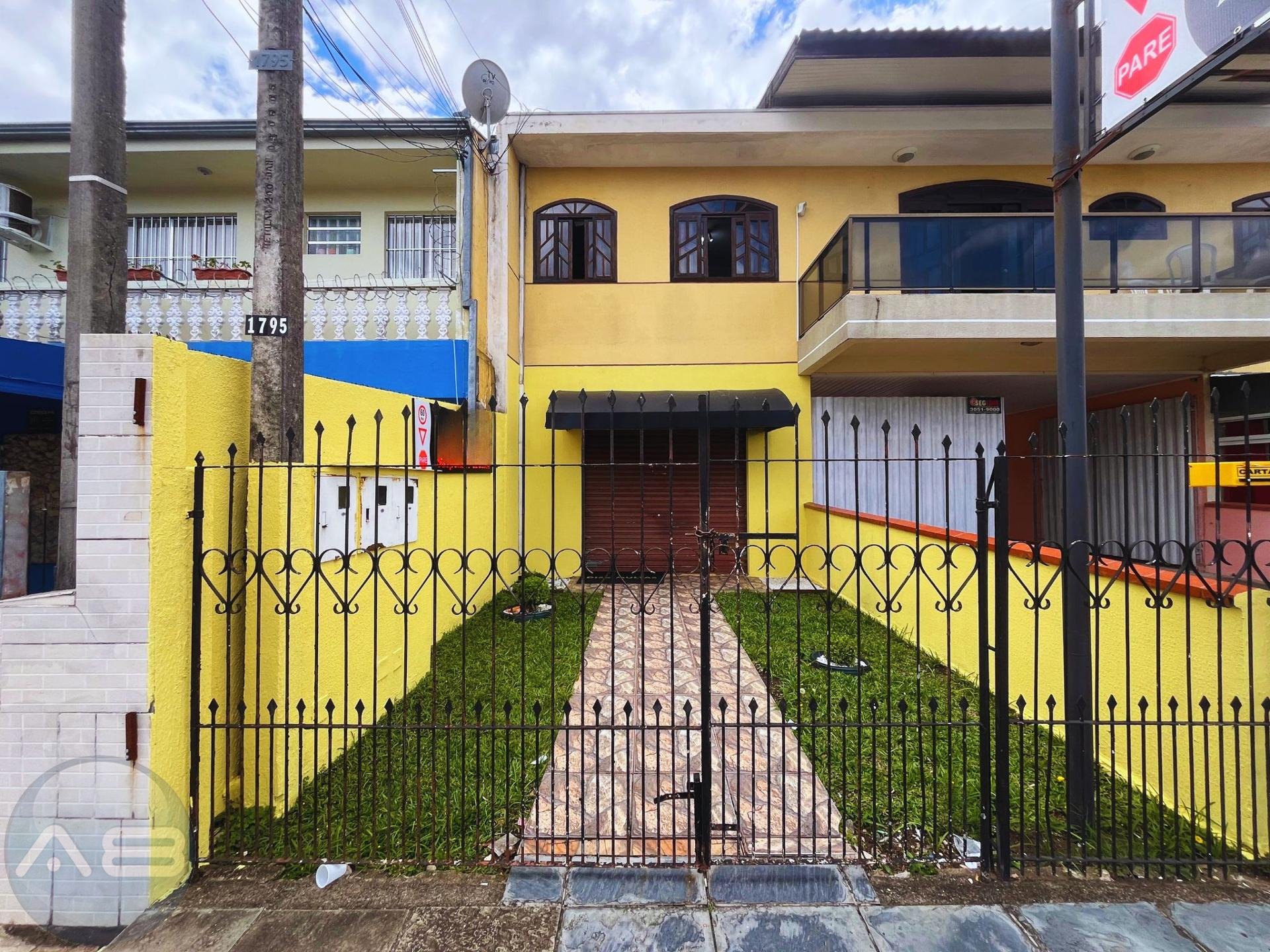 Sala comercial de 65 m  para loca??o no Hauer em frente ao Detran
