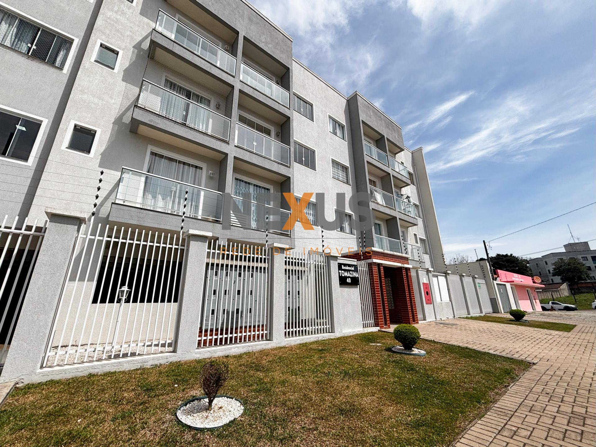Apartamento no Bom Jesus em São José dos Pinhais com 2 quartos...