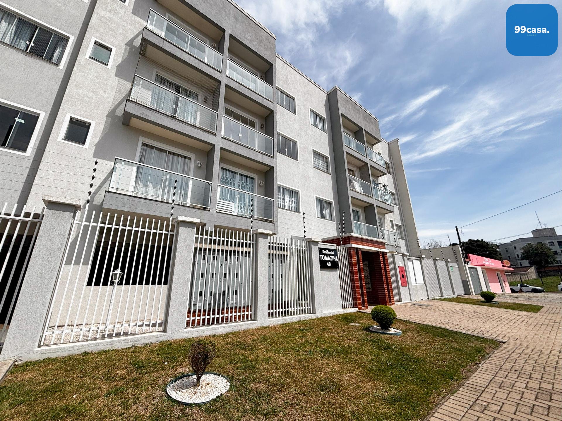 Apartamento no Bom Jesus em São José dos Pinhais com 2 quartos...