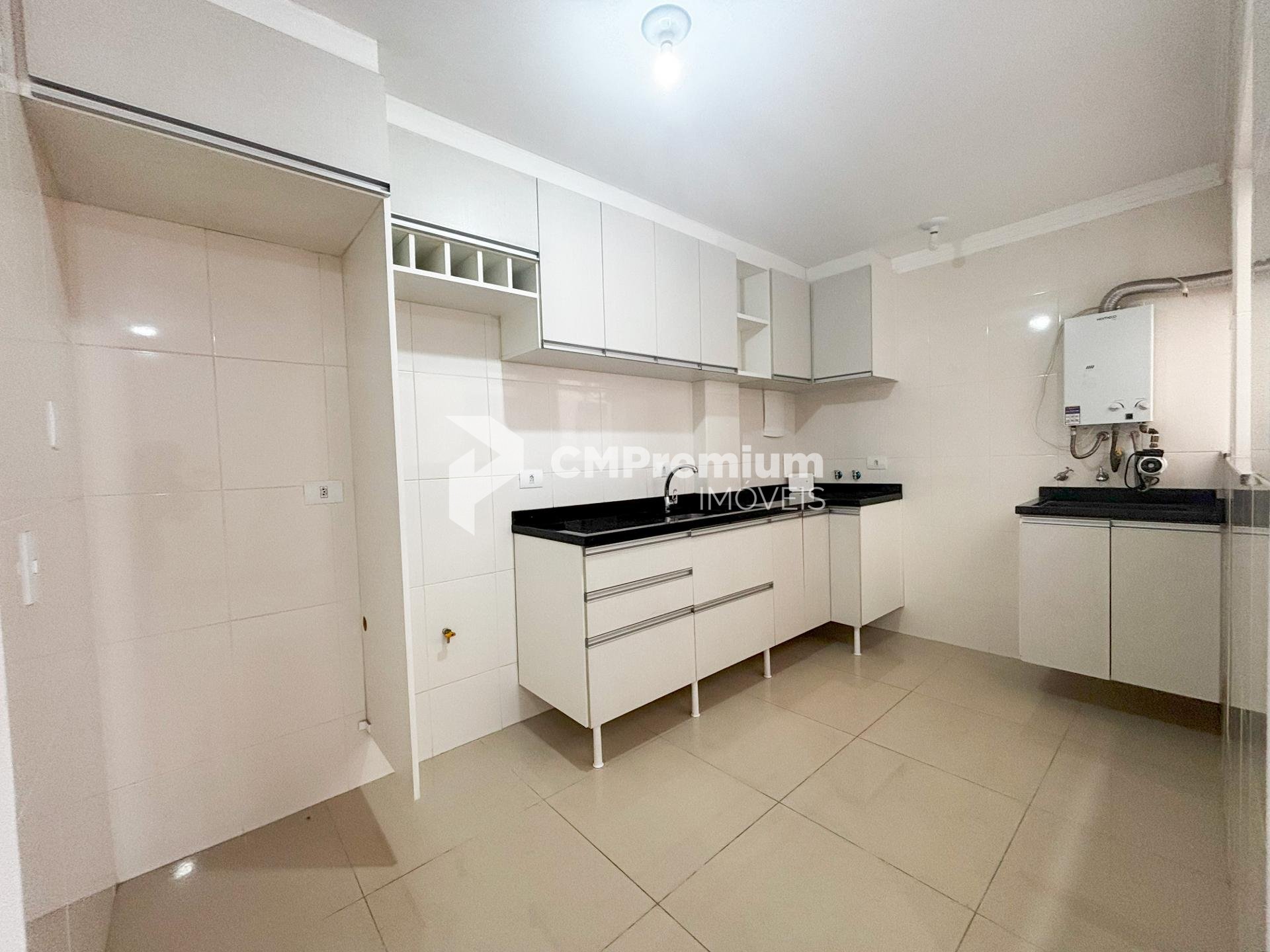 Apartamento no Bom Jesus em São José dos Pinhais com 2 quartos...