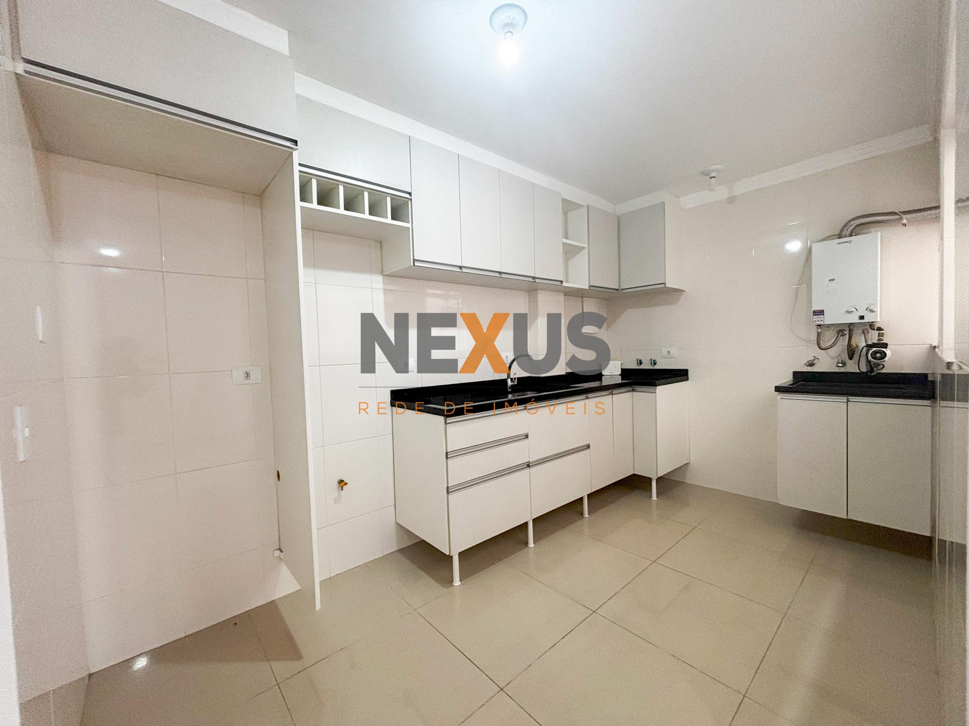 Apartamento no Bom Jesus em São José dos Pinhais com 2 quartos...