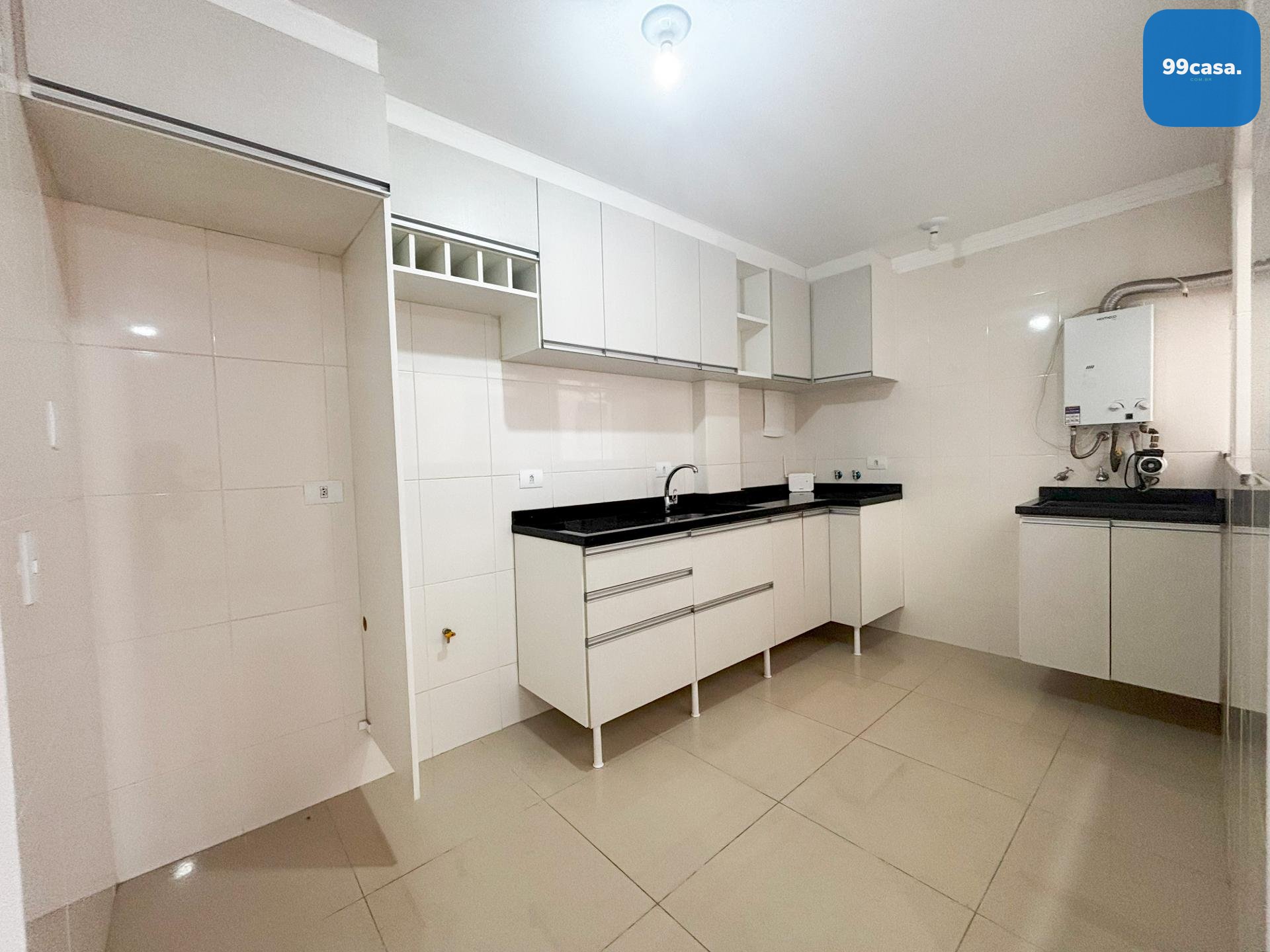 Apartamento no Bom Jesus em São José dos Pinhais com 2 quartos...