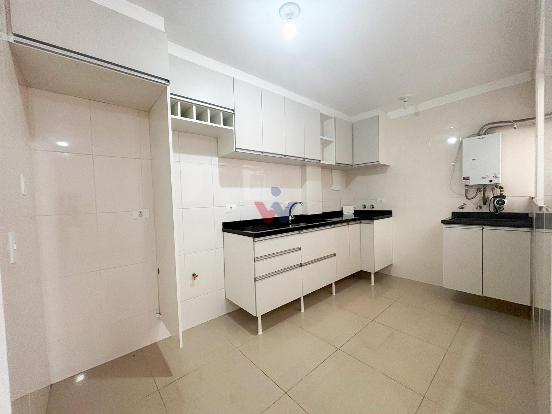 Apartamento no Bom Jesus em São José dos Pinhais com 2 quartos...