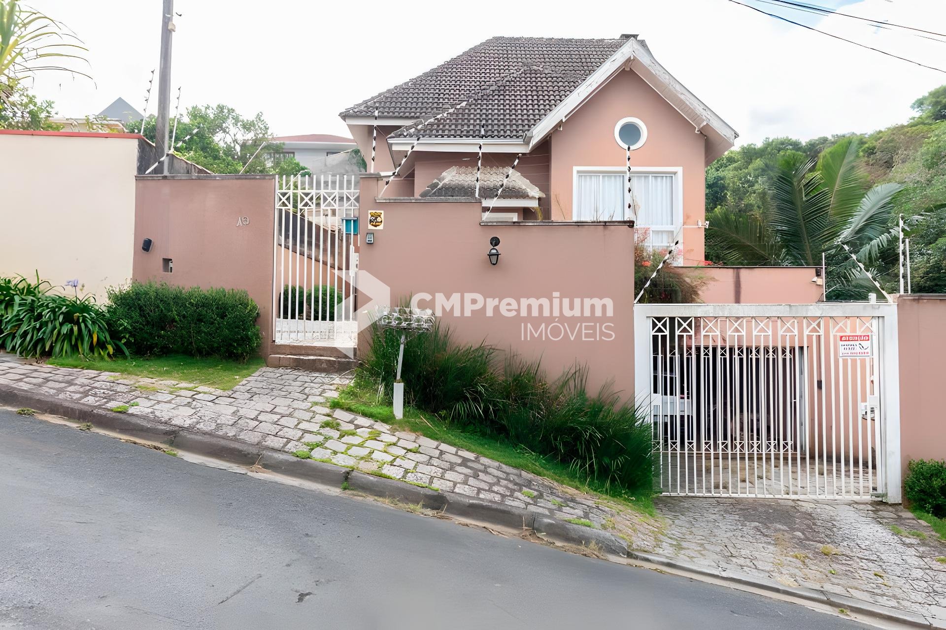 Casa 3 Suítes | Espaço Gourmet e Quintal - Abranches, Curitiba PR