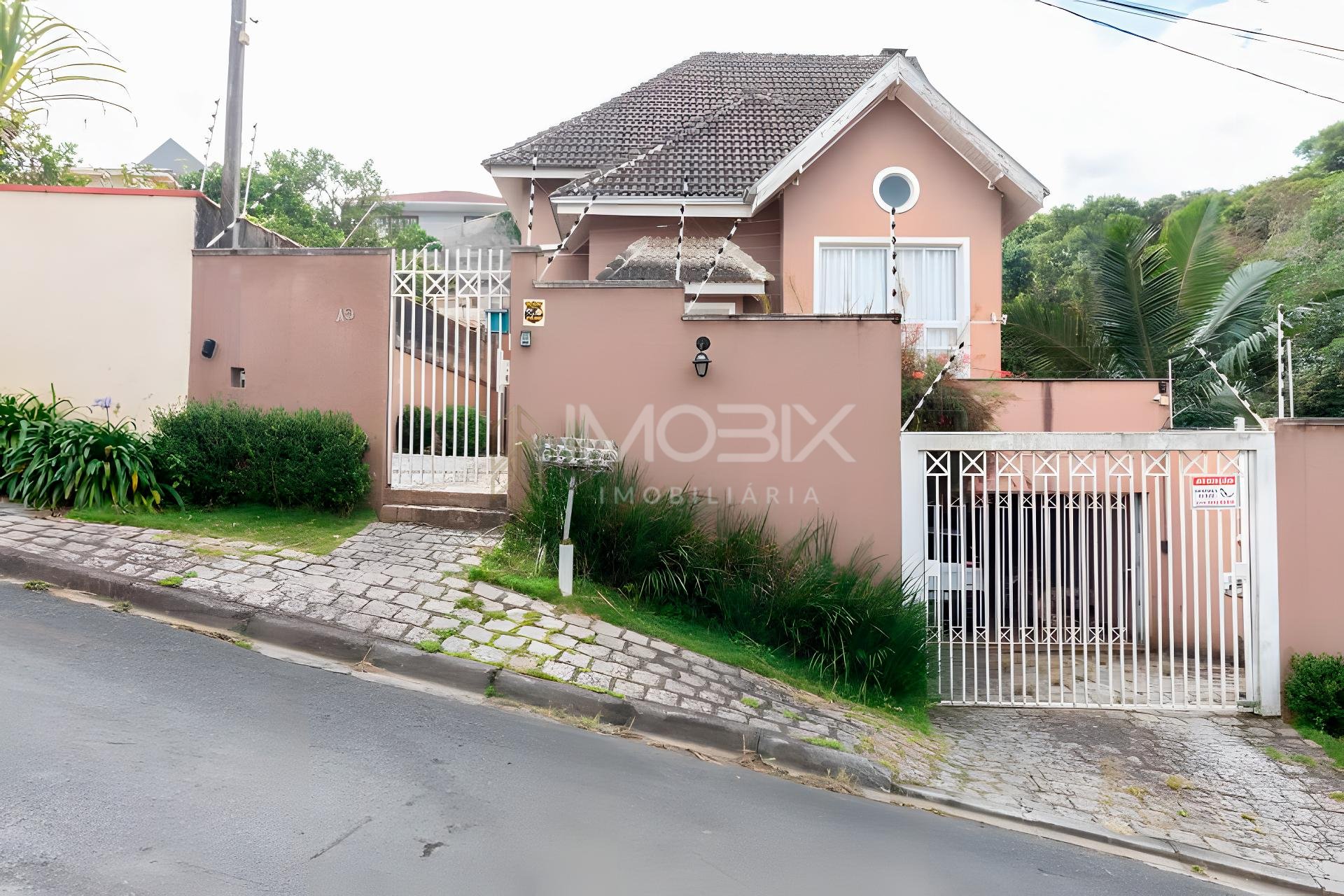 Casa 3 Suítes | Espaço Gourmet e Quintal - Abranches, Curitiba PR