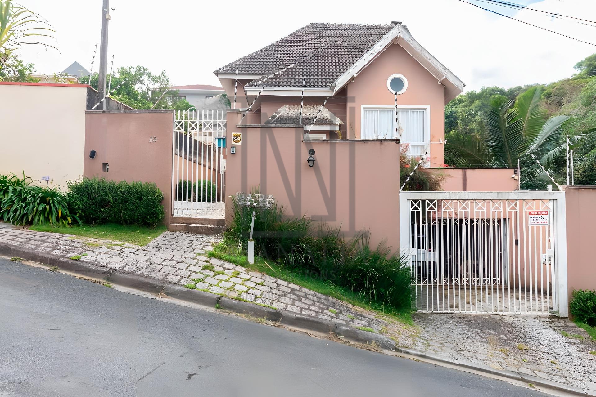 Casa 3 Suítes | Espaço Gourmet e Quintal - Abranches, Curitiba PR