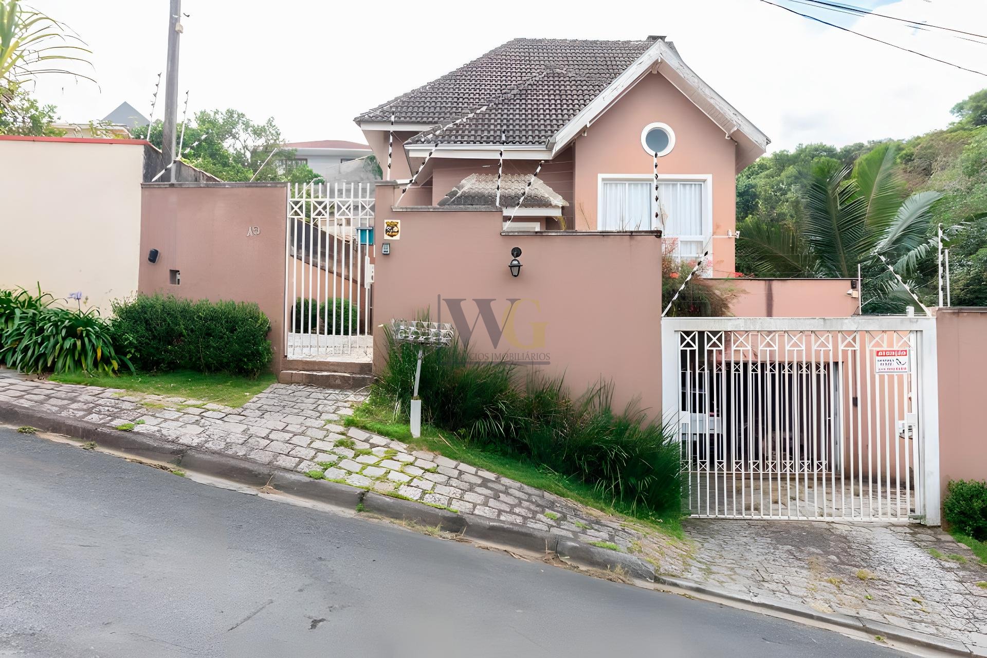 Casa 3 Suítes | Espaço Gourmet e Quintal - Abranches, Curitiba PR