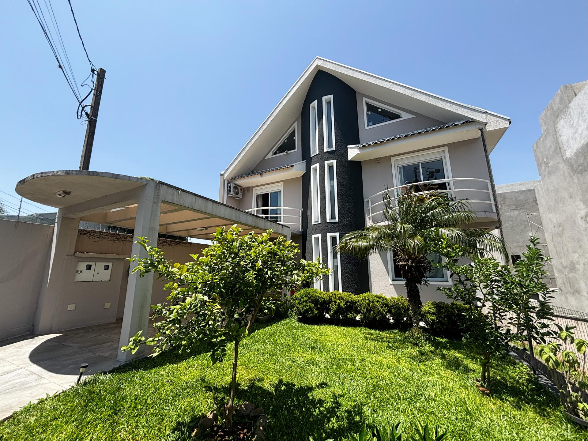 Sobrado 263m  | 3 Quartos, 1 Suíte e 5 Vagas | Condomínio Fechado | Campina do Siqueira