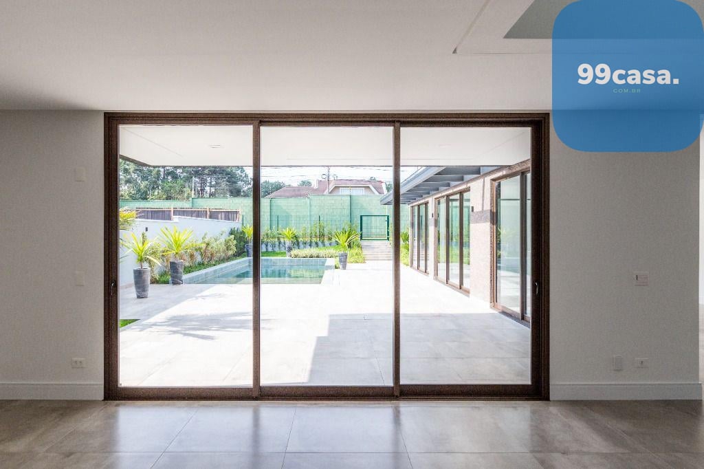 Casa à venda, 760.00 m , no Condomínio Paradisio Residencial, ...