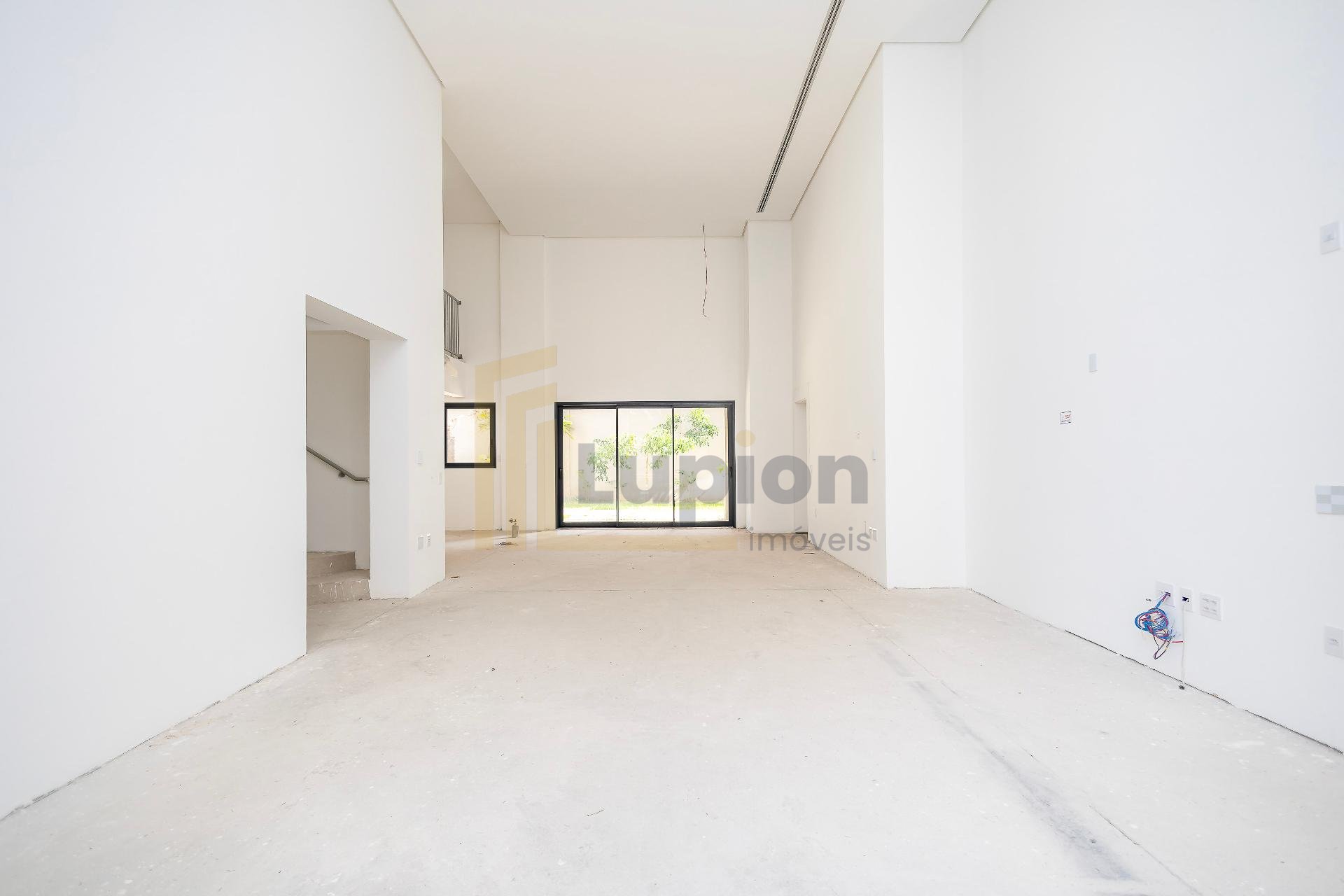 Apartamento com 4 quartos à venda, 551.00 m , Cabral, CURITIBA...