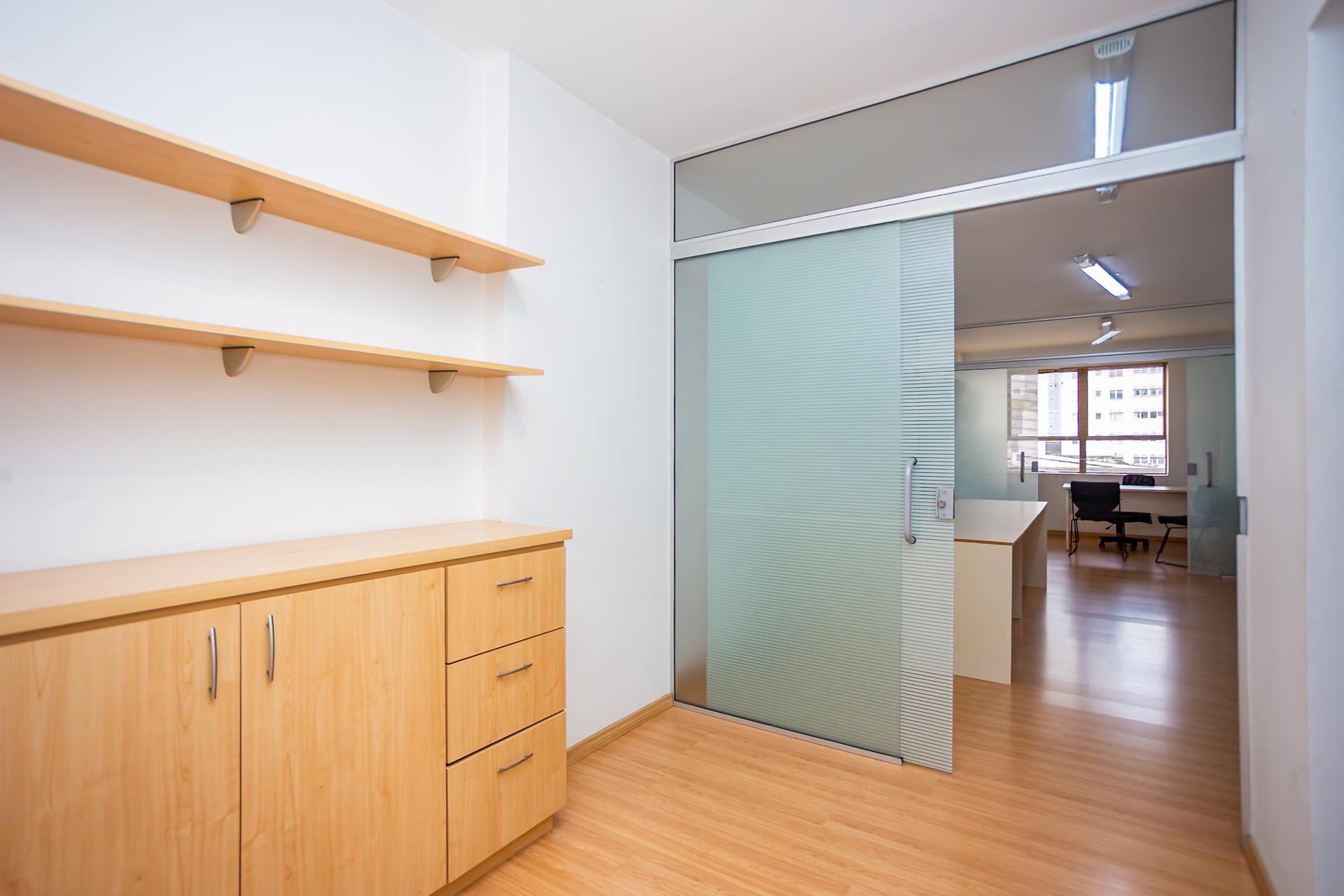 Sala Conjunto comercial para locação no Centro de Curitiba