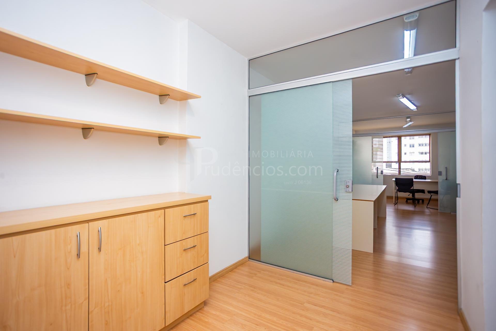 Sala Conjunto comercial para venda no Centro de Curitiba