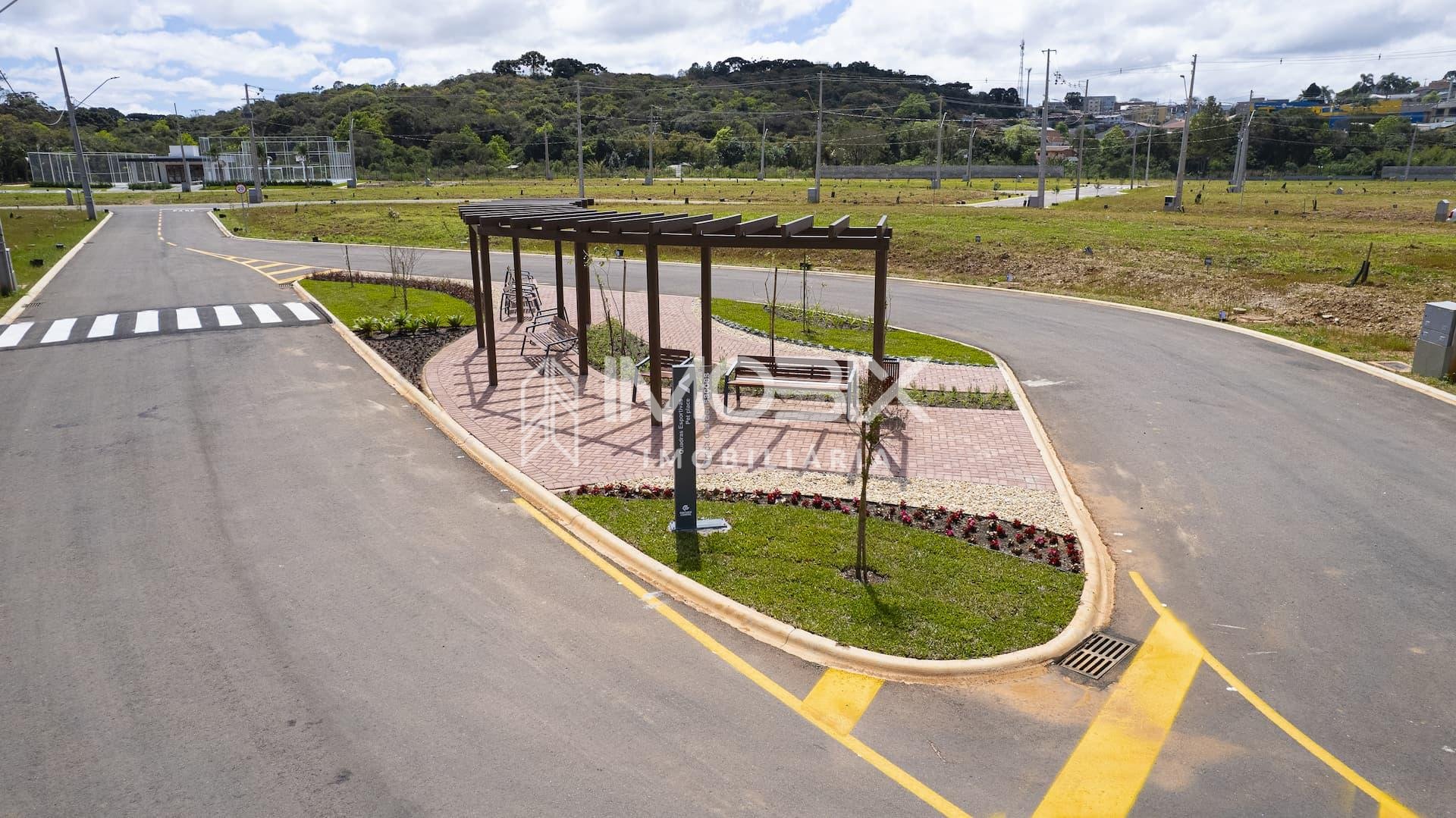 Lote à venda em condomínio no Santa Cândida - Pronto para cons...