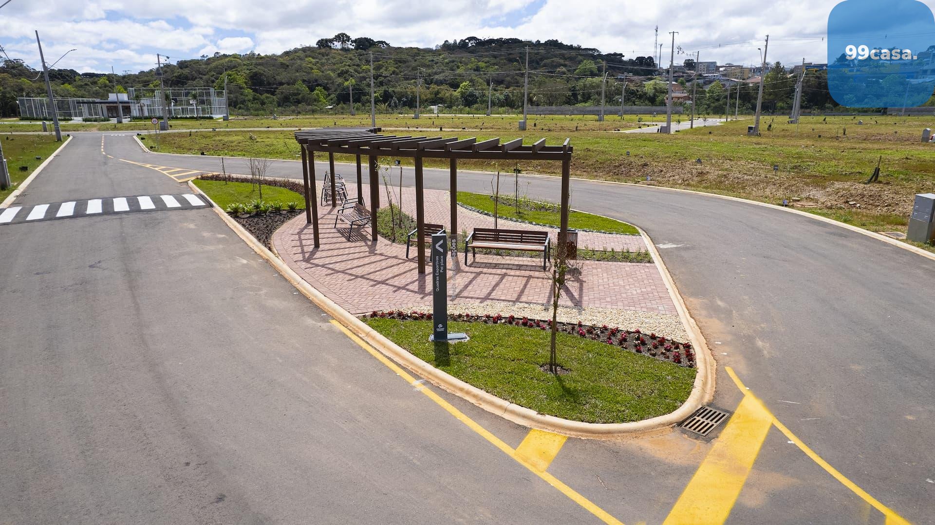 Lote à venda em condomínio no Santa Cândida - Pronto para cons...