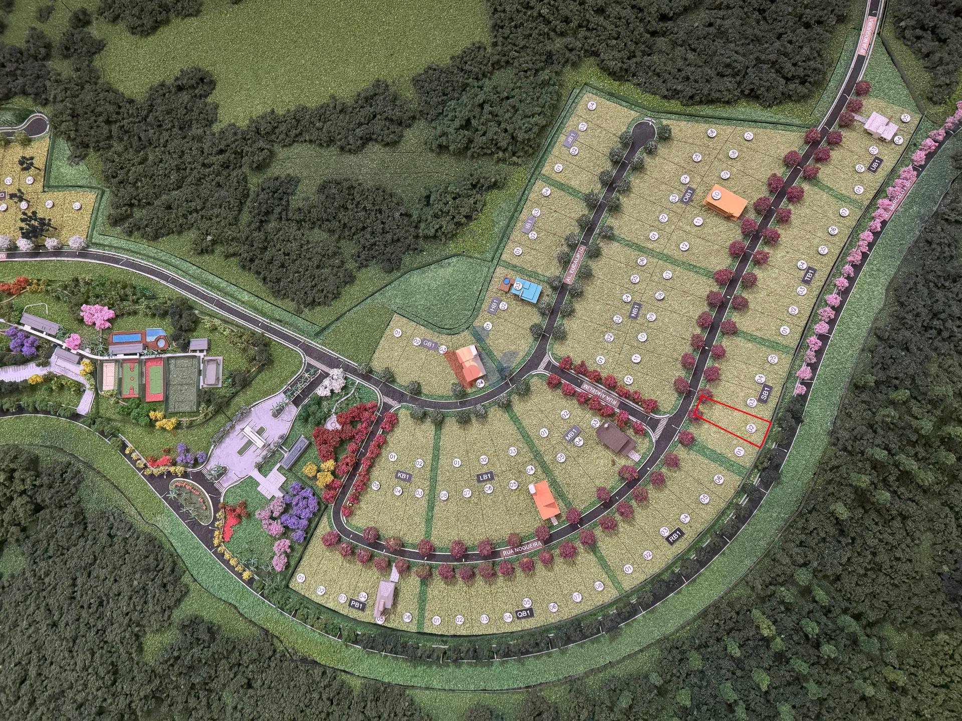 TERRENO perto do CLUBE à venda no Alphaville Paraná  Campo Largo