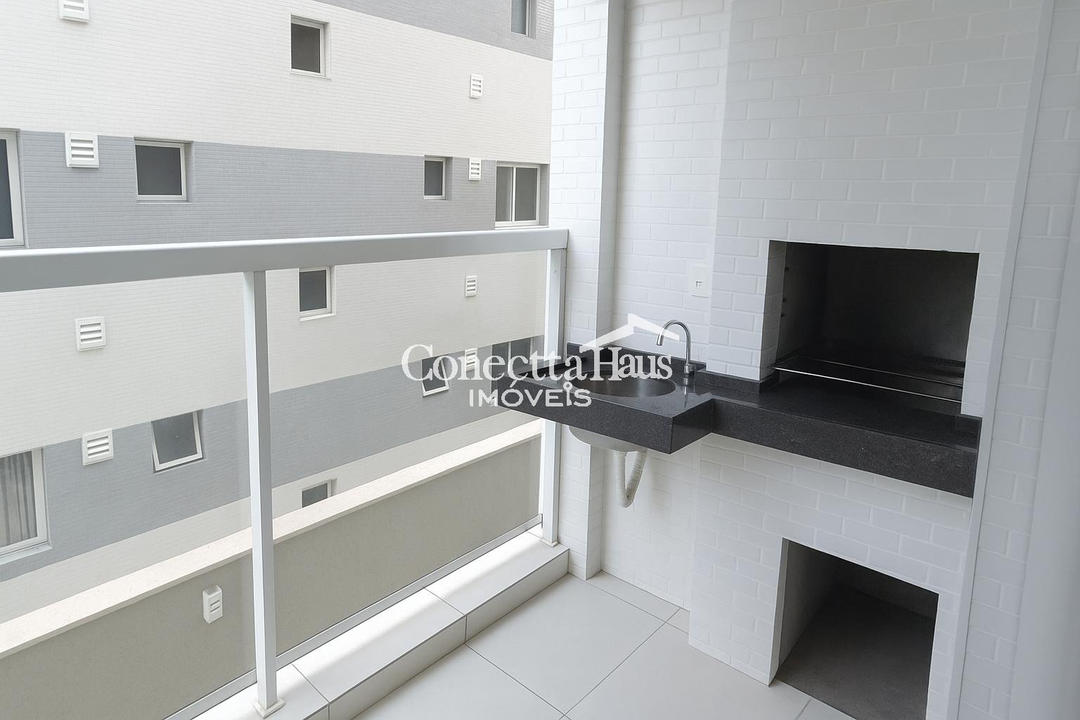 Apartamento com 2 quartos e 1 vaga à venda no Mercês em Curiti...