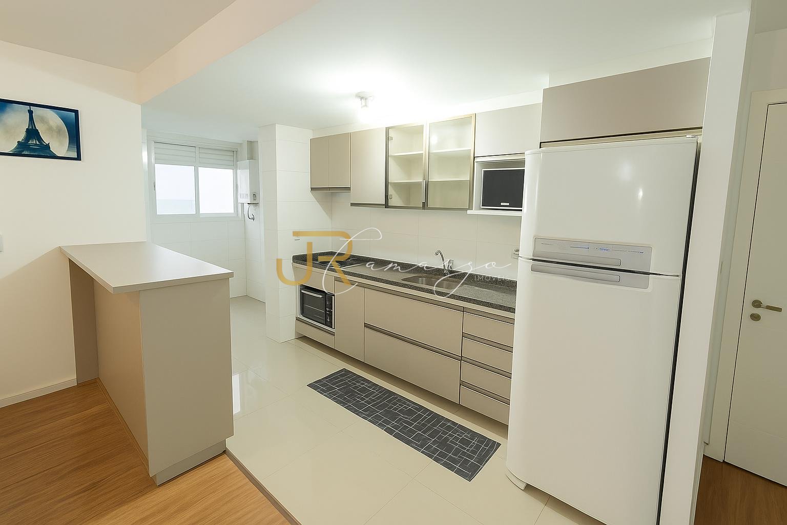 Apartamento com 2 quartos e 1 vaga à venda no Mercês em Curiti...