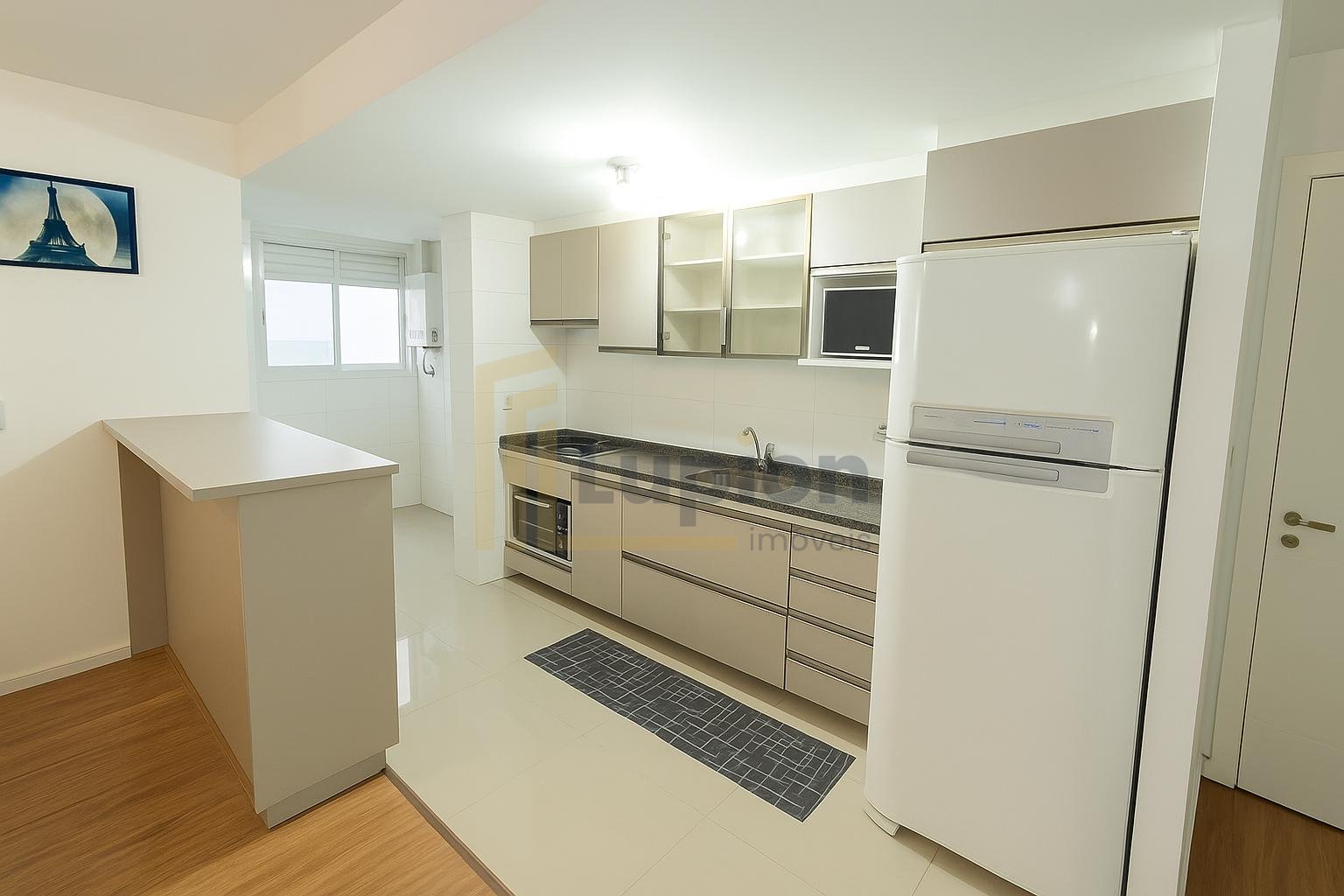 Apartamento com 2 quartos e 1 vaga à venda no Mercês em Curiti...