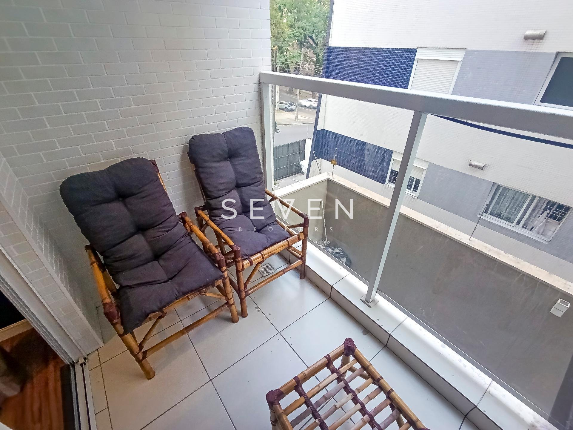 Apartamento com 2 quartos e 1 vaga à venda no Mercês em Curiti...