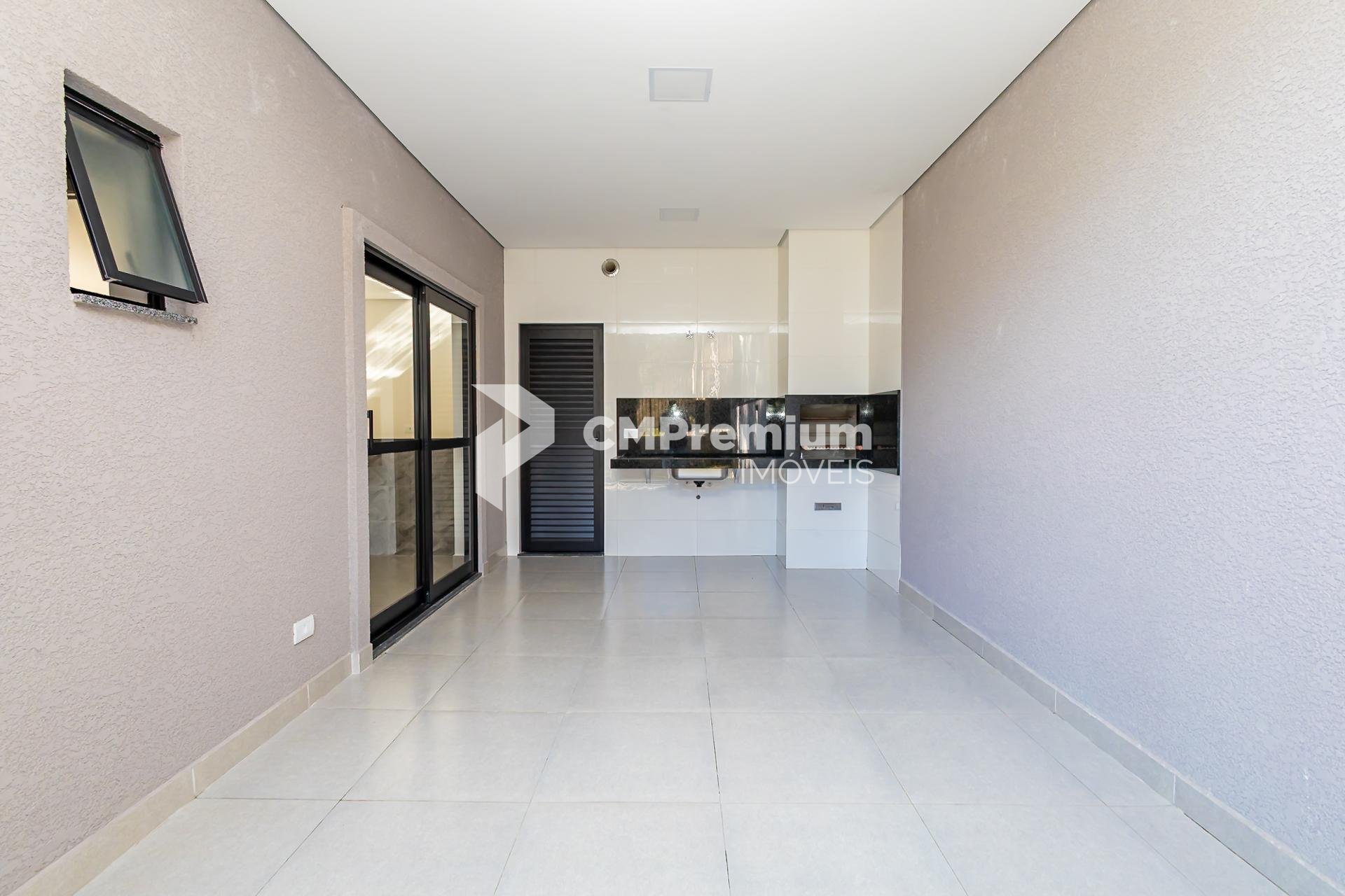 Sobrado novo à venda no Santa Cândida  3 Suítes e 3 Vagas