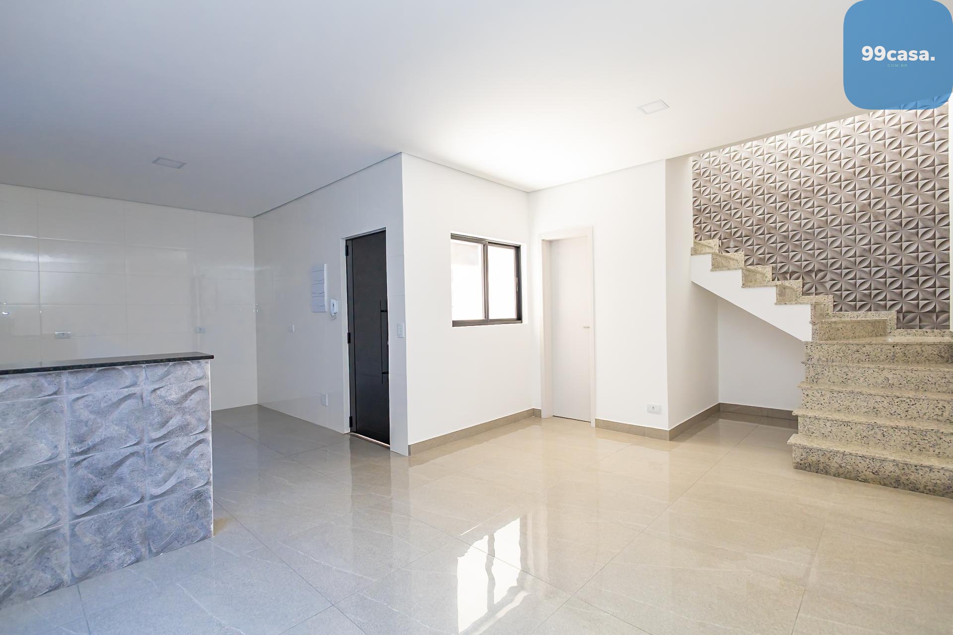 Sobrado novo à venda no Santa Cândida  Com 2 Suítes 1 Vaga