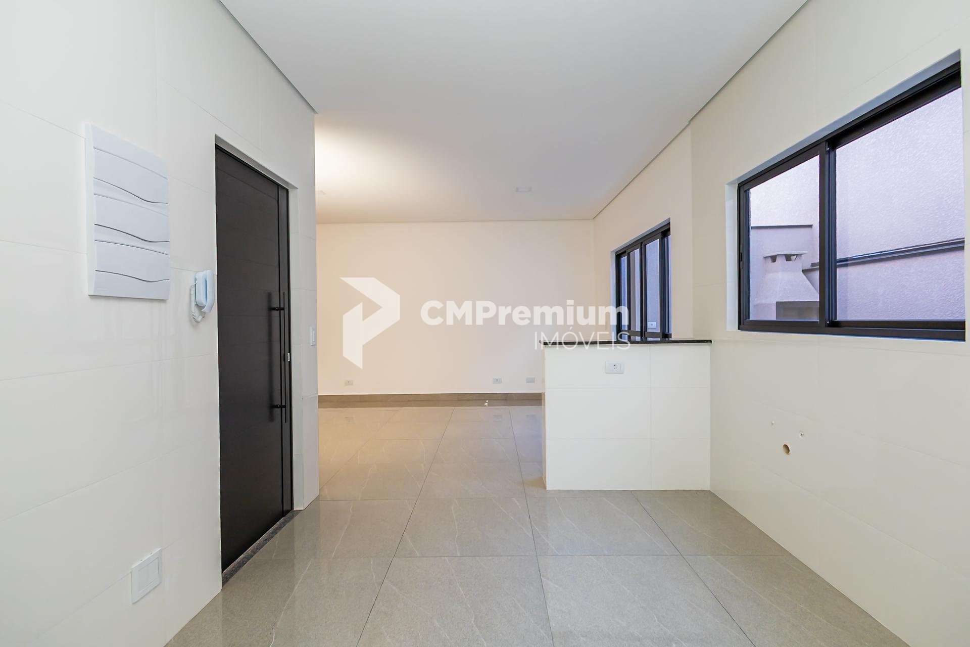 Sobrado novo à venda no Santa Cândida  Com 2 Suítes 1 Vaga