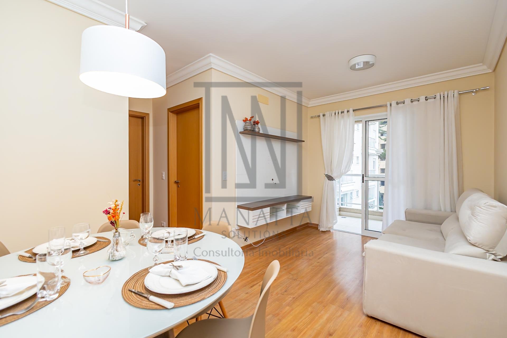 Apartamento mobiliado com 2 quartos, sendo 1 suíte e 1 vaga de...